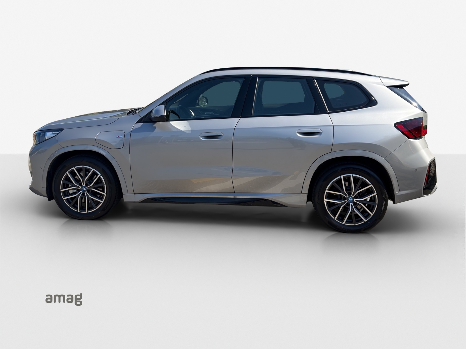 BMW X1 xDrive 25e M Sport-showroom-element-1