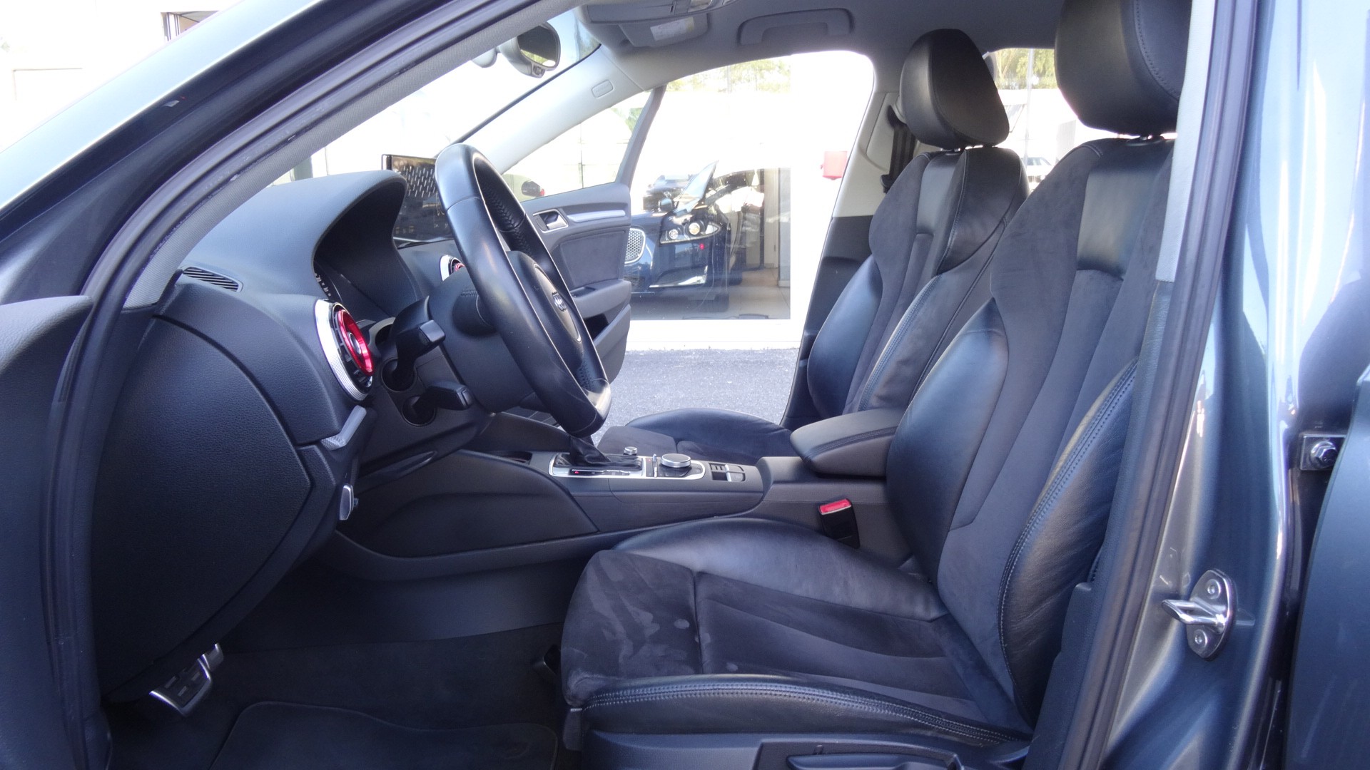 AUDI A3 Limousine 1.4 TFSI Attraction S-tronic-image-10