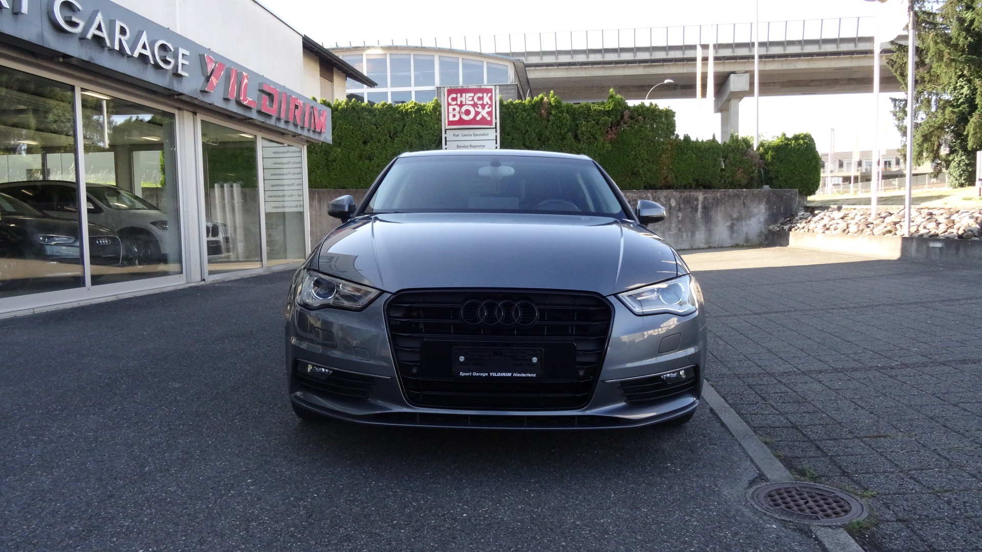 AUDI A3 Limousine 1.4 TFSI Attraction S-tronic-showroom-element-1