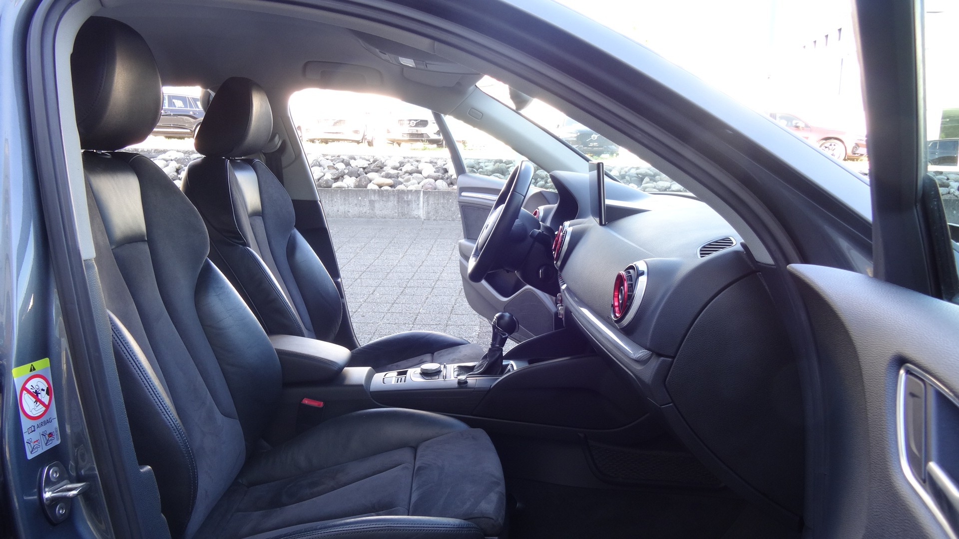 AUDI A3 Limousine 1.4 TFSI Attraction S-tronic-image-11