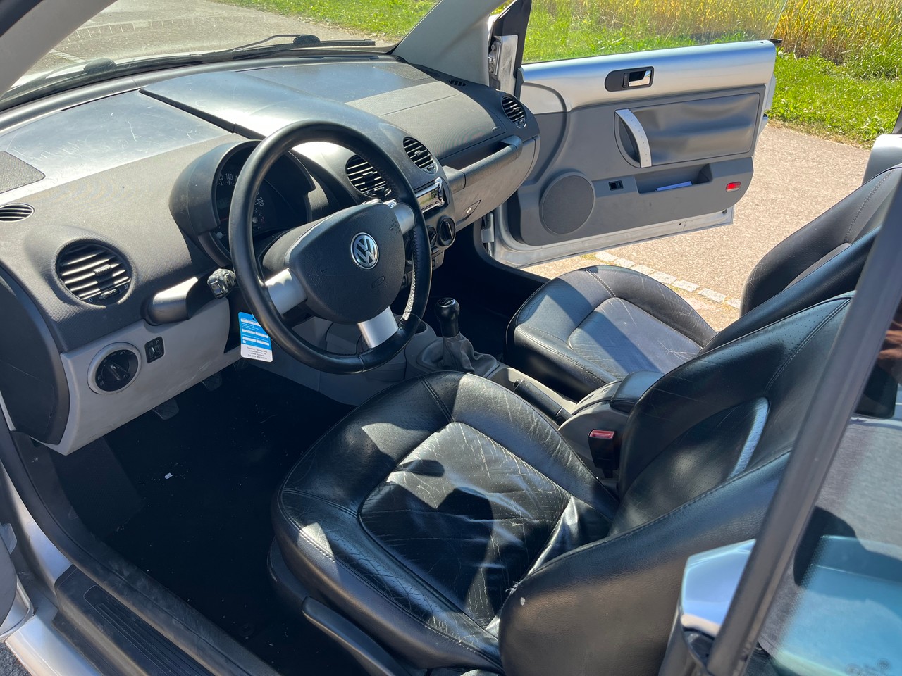 VW Beetle Cabrio 2.0-image-7