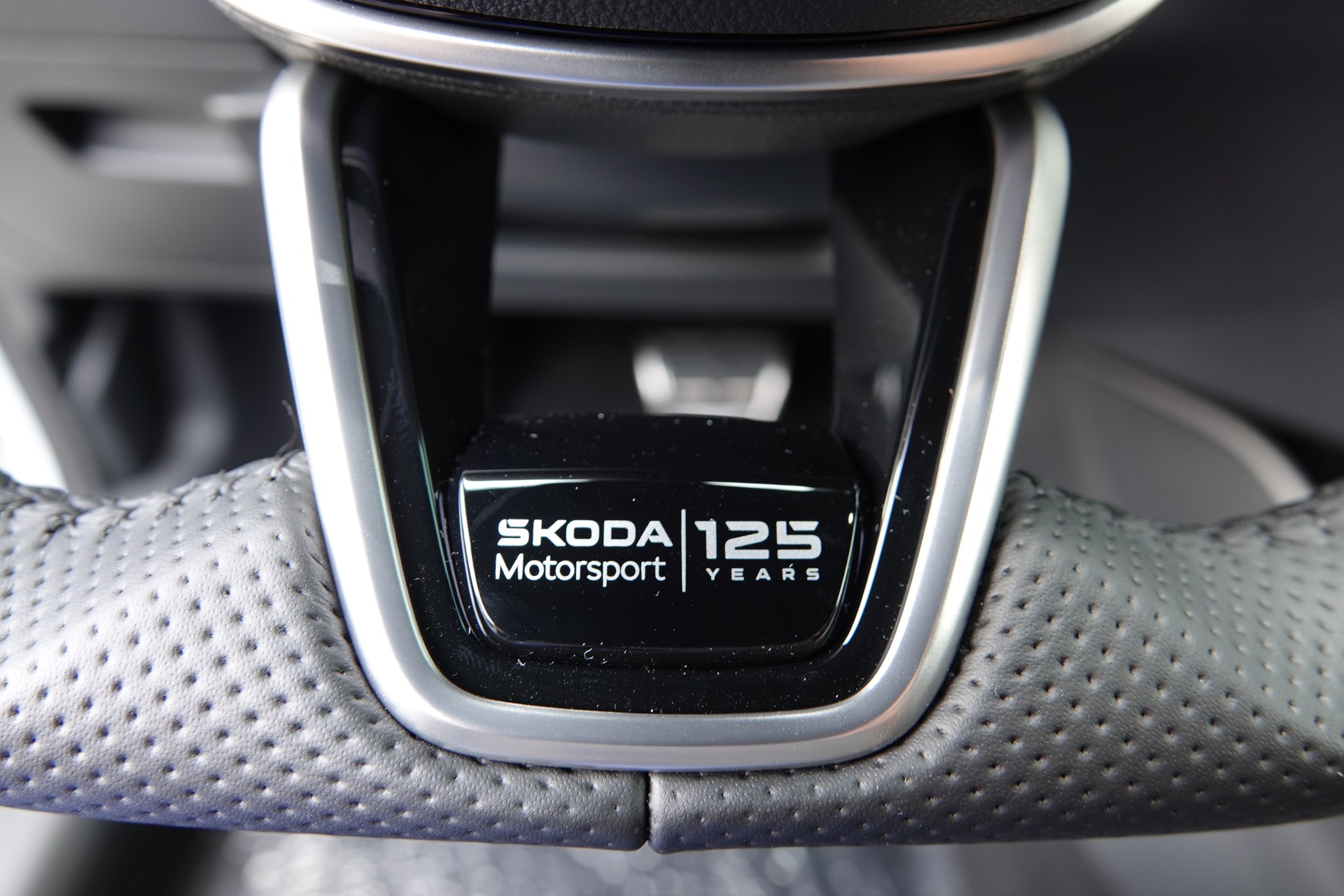 SKODA Fabia 1.5 TSI Motorsport Edition DSG-image-16