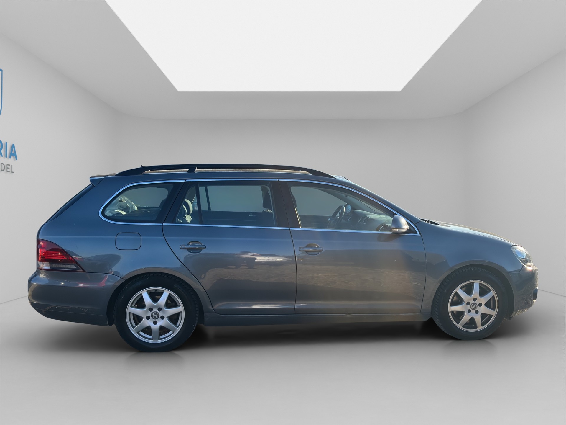 VW Golf Variant 1.6 TDI Comfortline 4Motion *FÜR EXPORT*-image-5