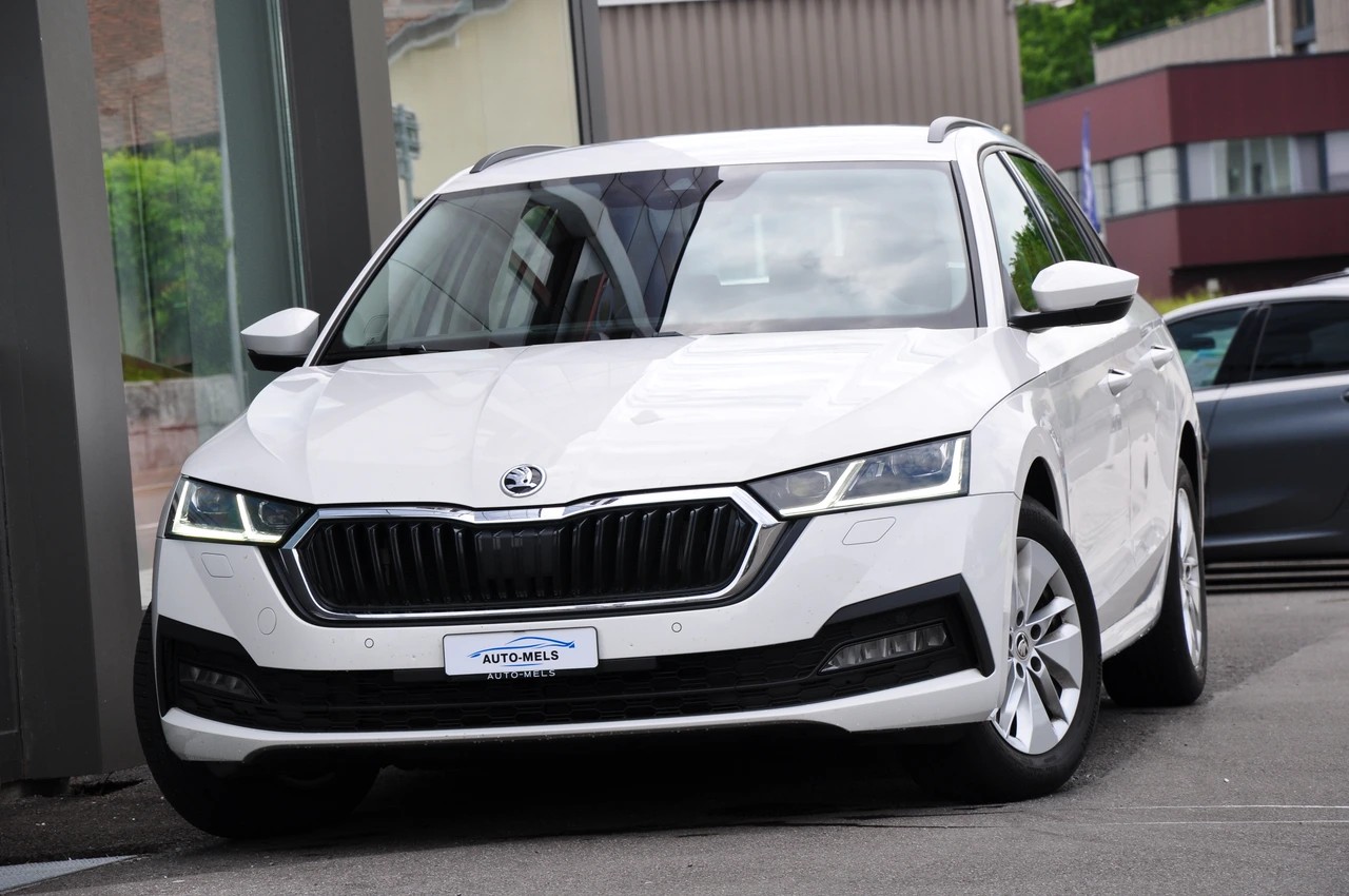 SKODA Octavia Combi 2.0 TDI DSG Ambition 4x4-showroom-element-1