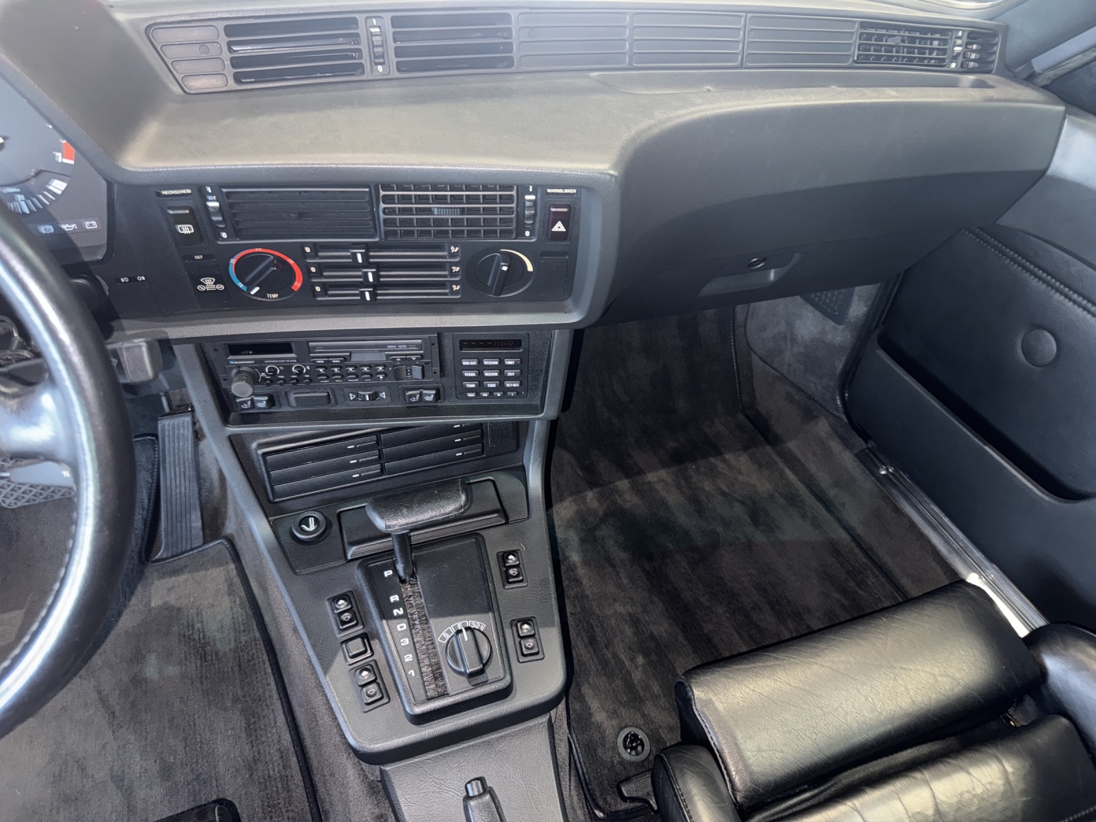 BMW 635CSi A-image-11