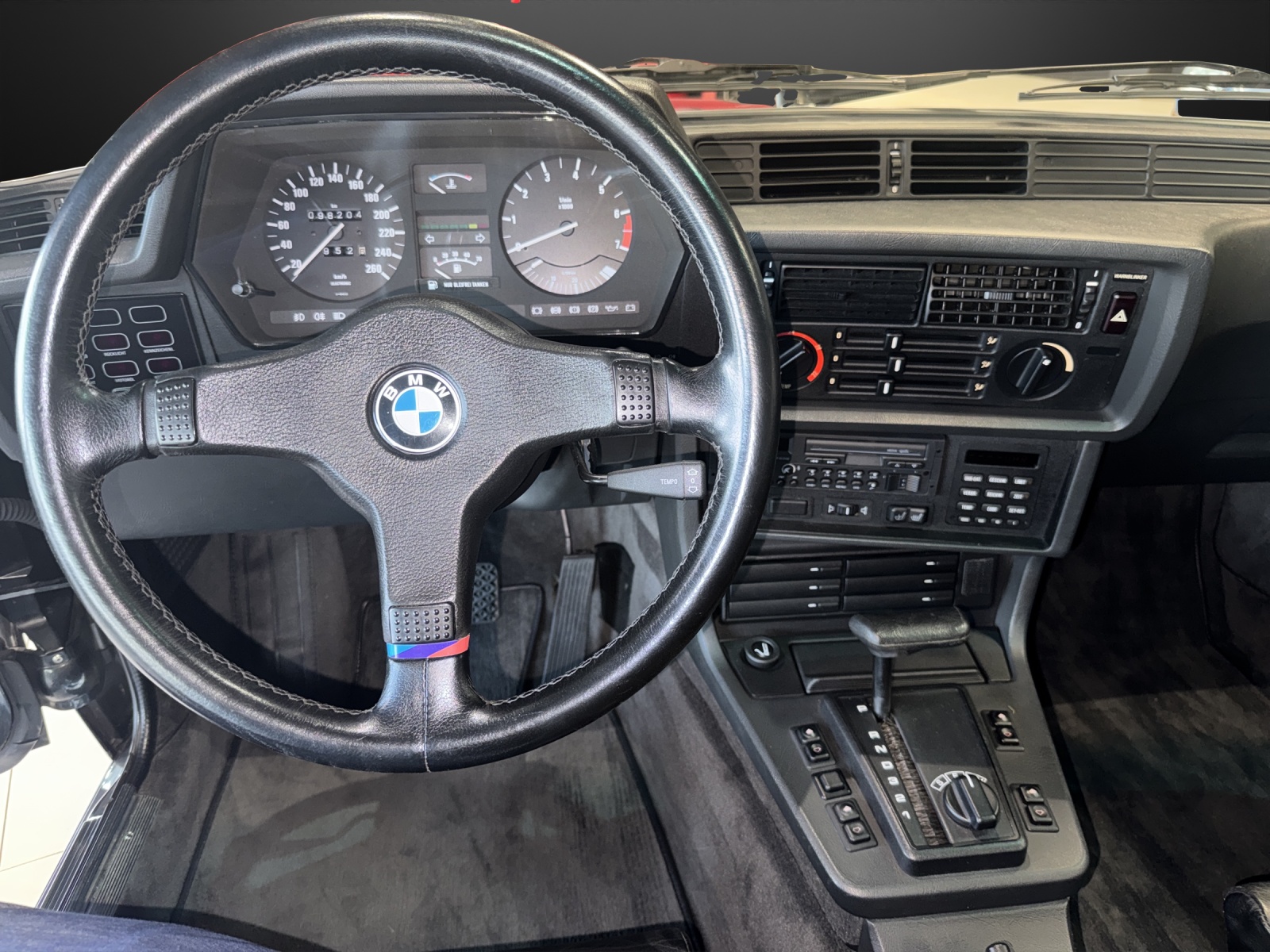 BMW 635CSi A-image-9