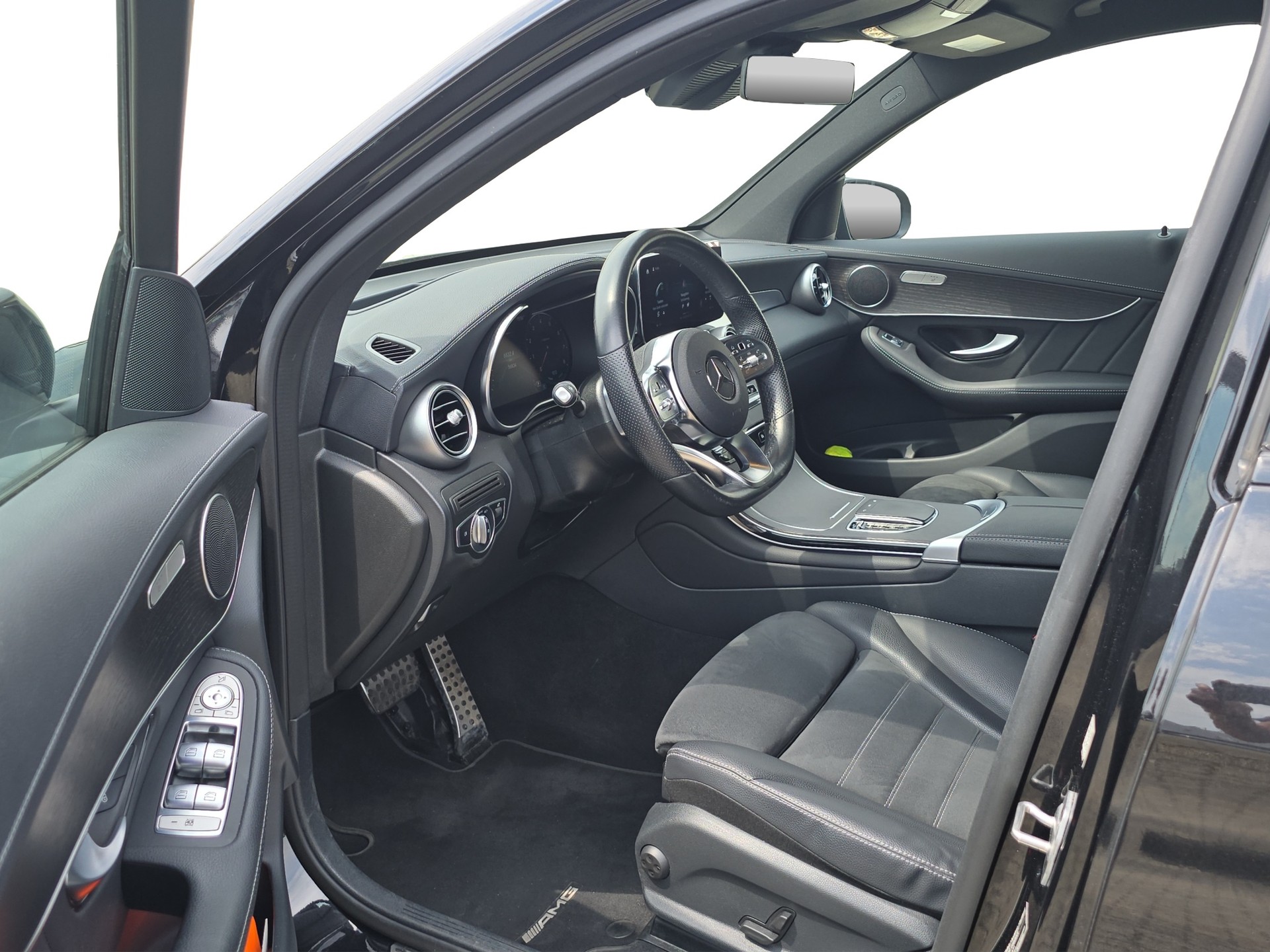 MERCEDES-BENZ GLC 300 AMG Line 4Matic 9G-Tronic-image-6