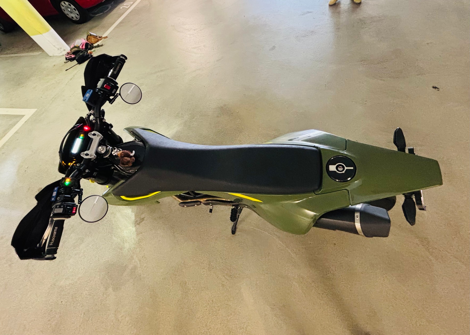HUSQVARNA 701 Supermoto-image-7