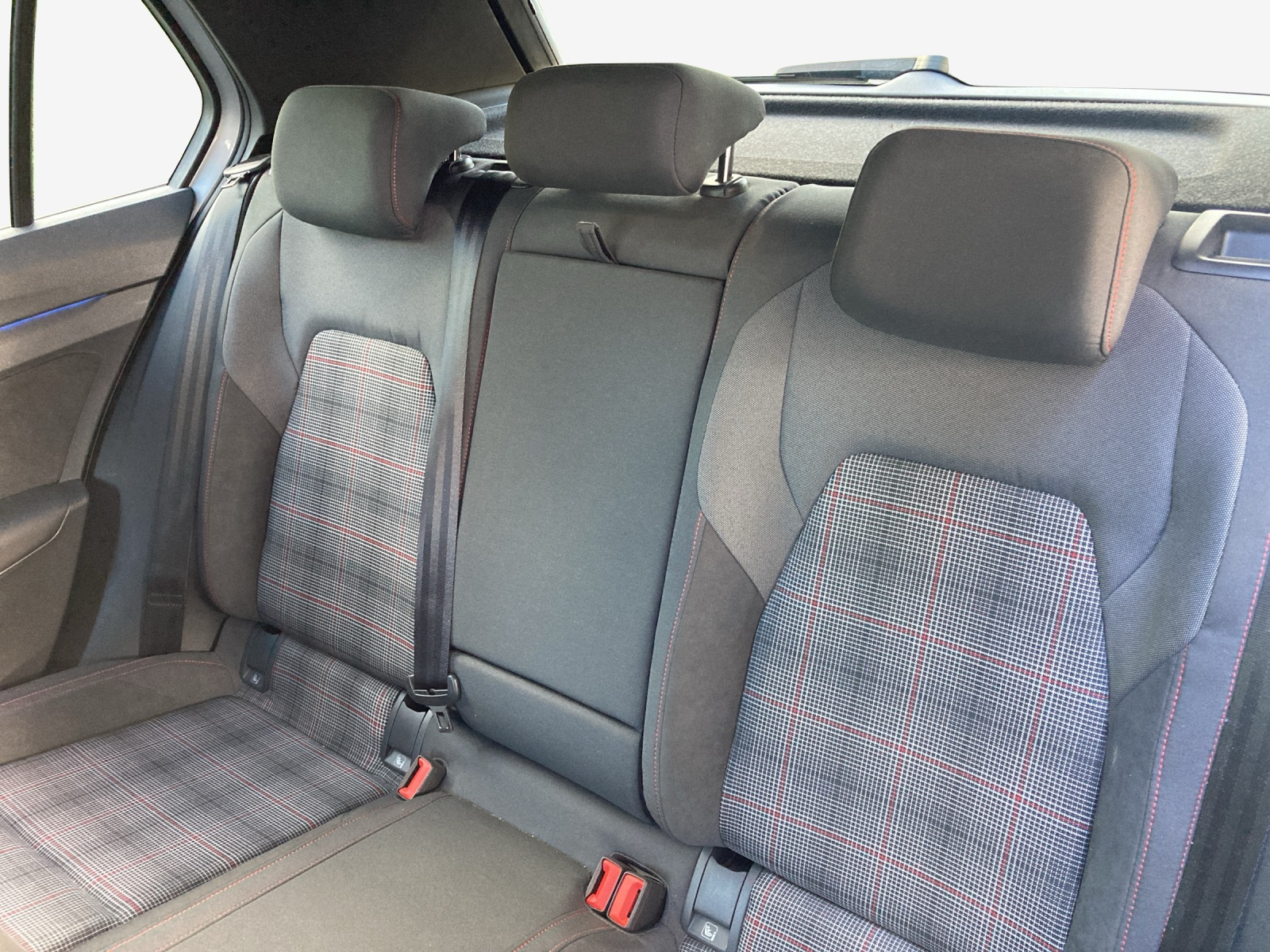 VW Golf 2.0 TSI GTI DSG-image-11