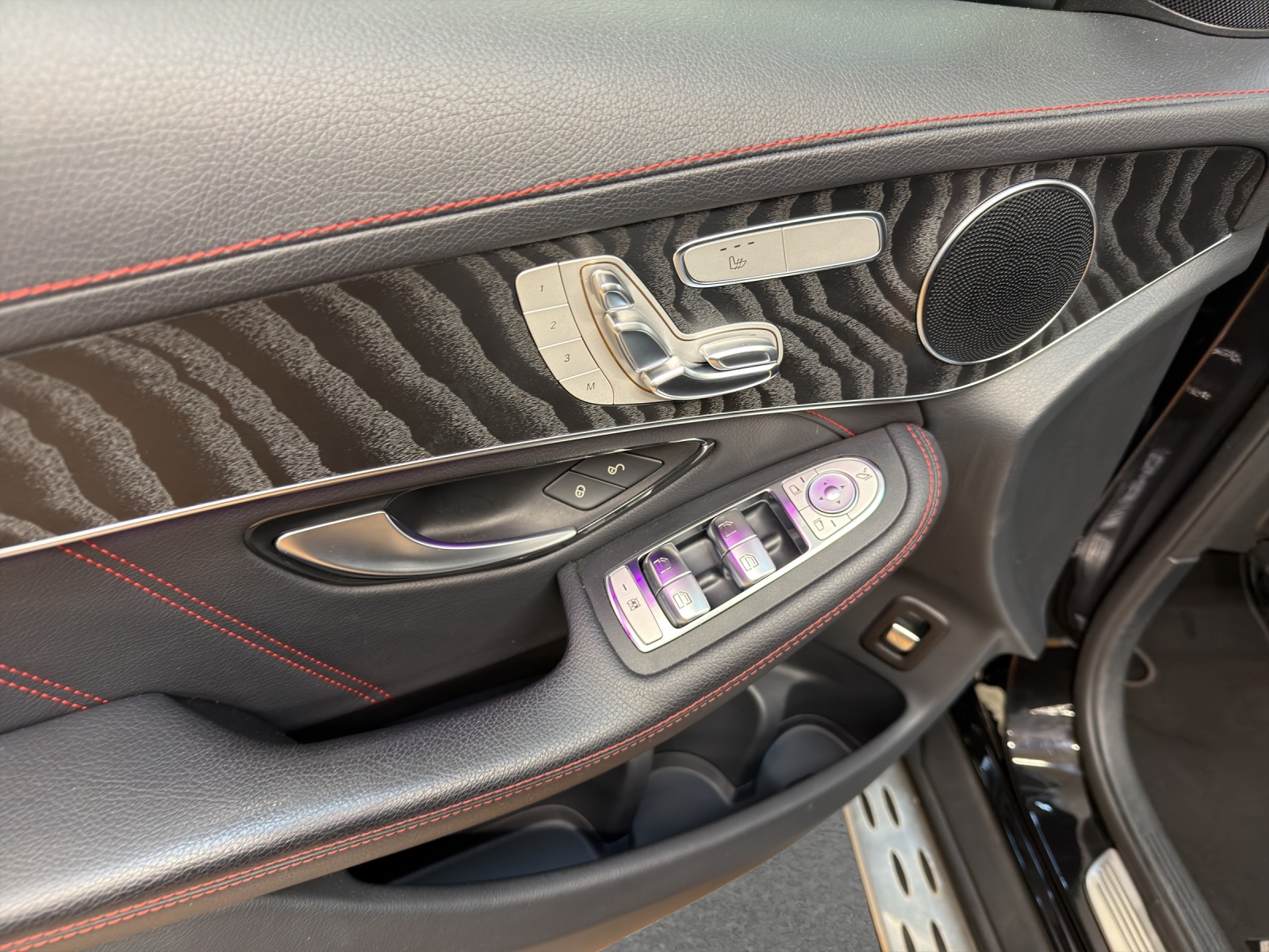 MERCEDES-BENZ GLC 43 4M - AMG / DISTRONIC / 360 Grad Kamera / Panorama-Dach-image-12