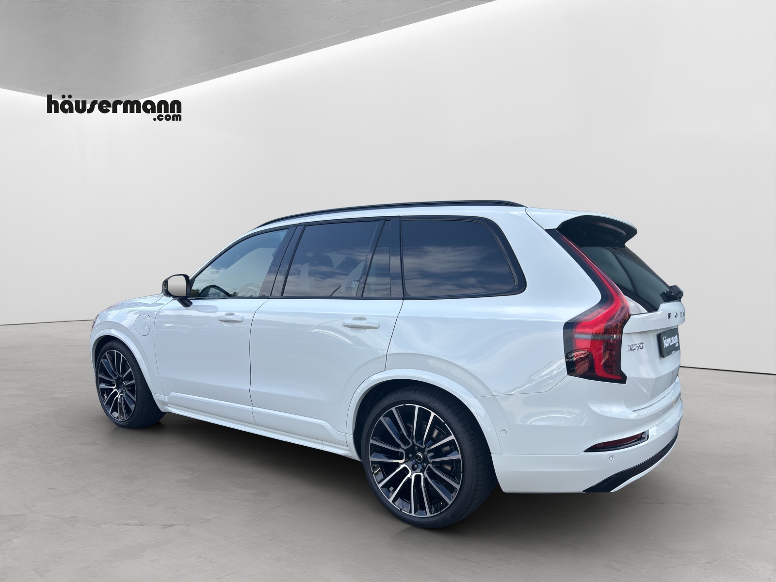 VOLVO XC90 2.0 T8 TE Ultra Dark eAWD-showroom-element-2