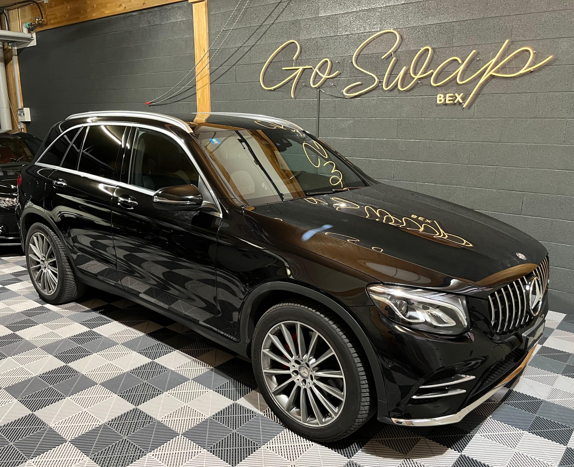 MERCEDES-BENZ GLC 250 AMG Line 4Matic 9G-Tronic