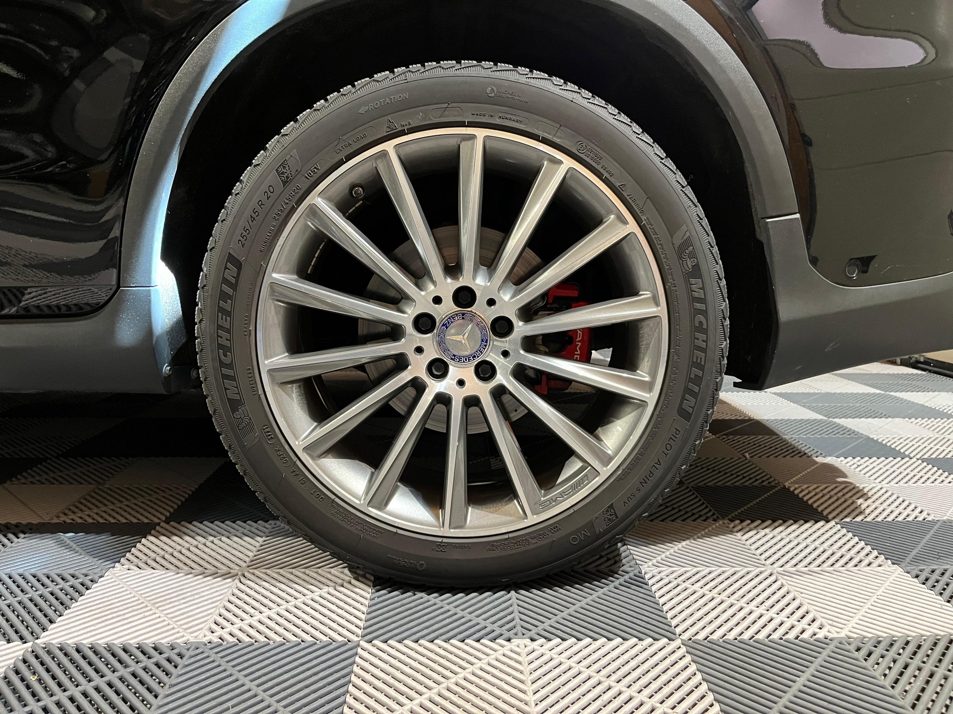 MERCEDES-BENZ GLC 250 AMG Line 4Matic 9G-Tronic-image-11