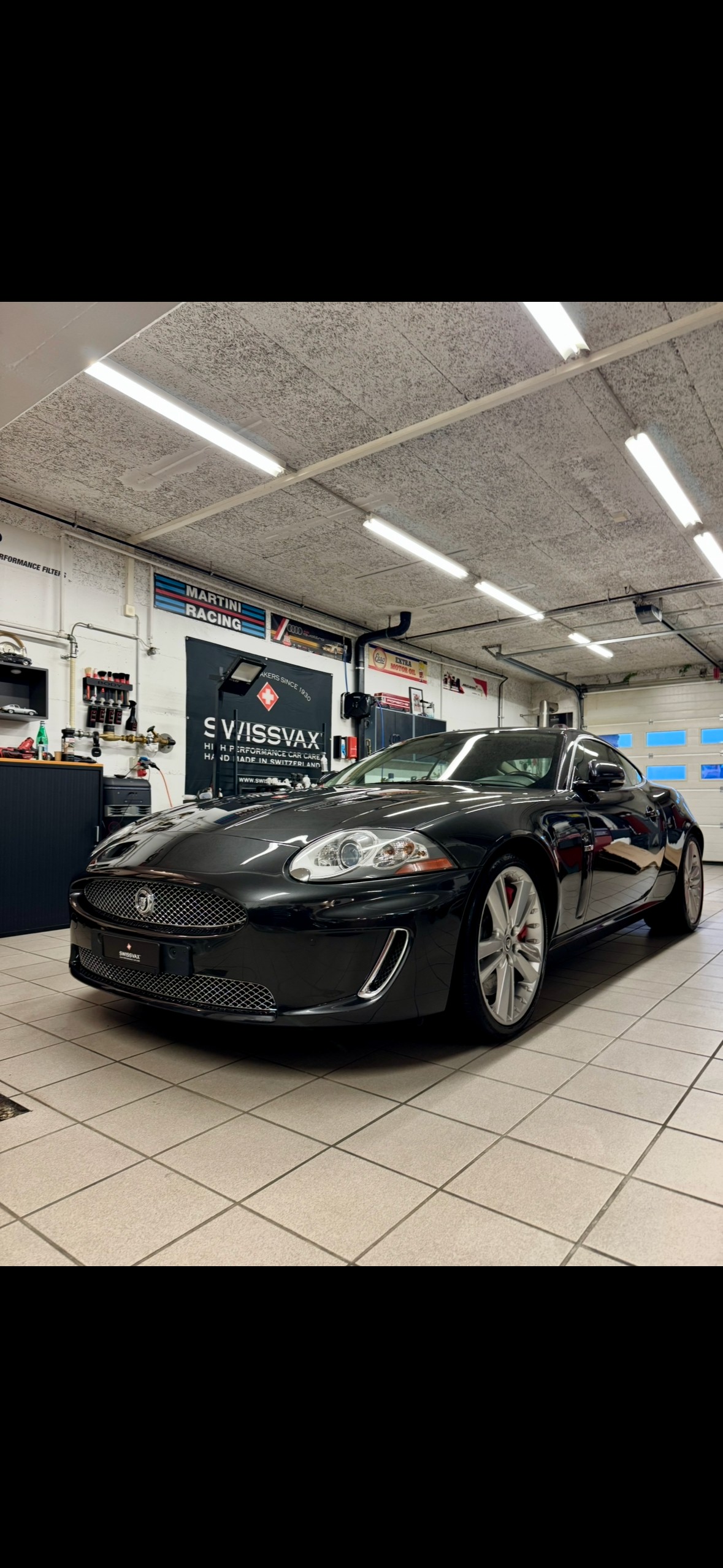 JAGUAR XKR