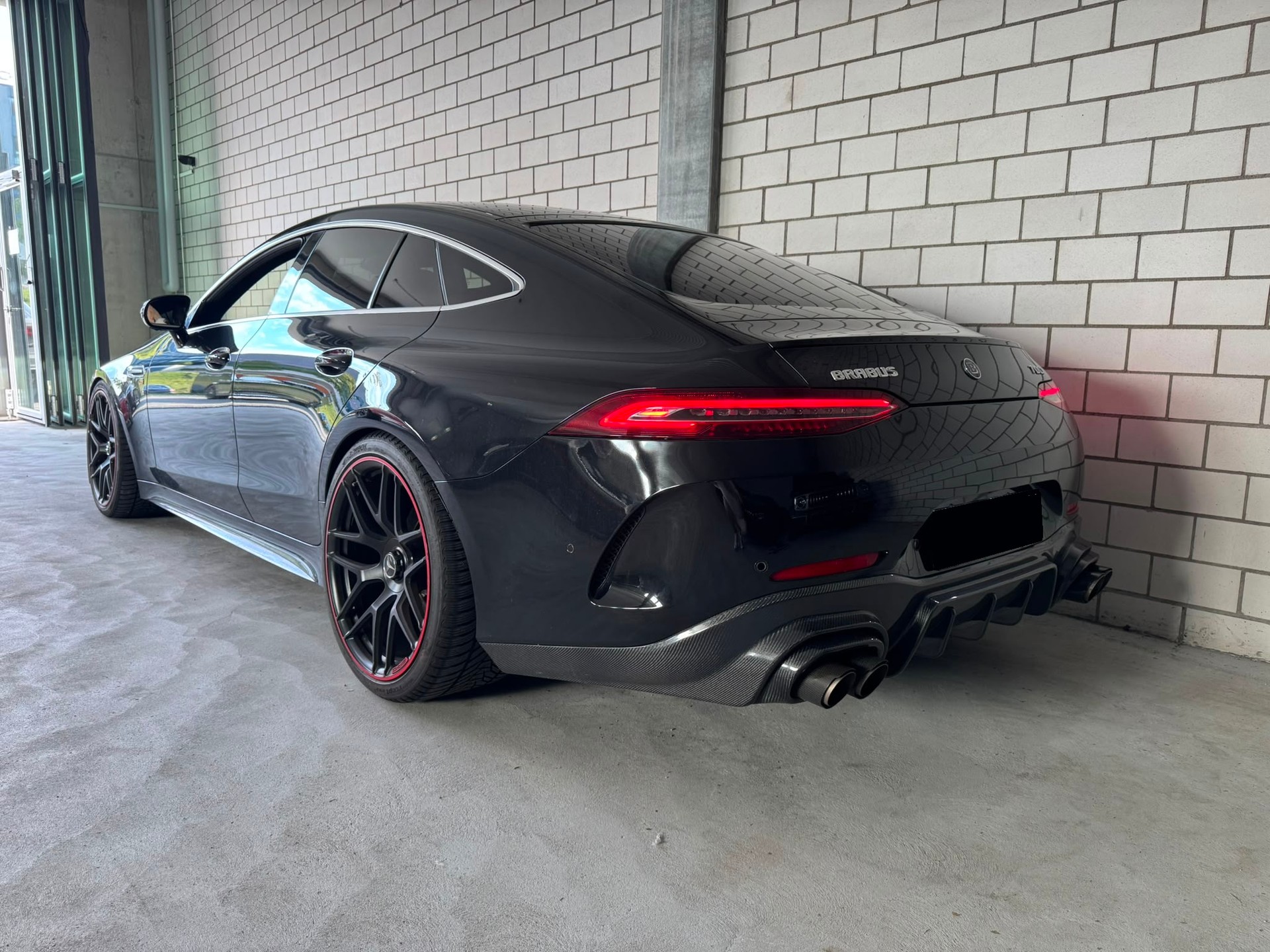 MERCEDES-BENZ AMG GT 4 63 4Matic+ Speedshift MCT Full Carbon + BRABUS 700 PS / 950 NM-showroom-element-2
