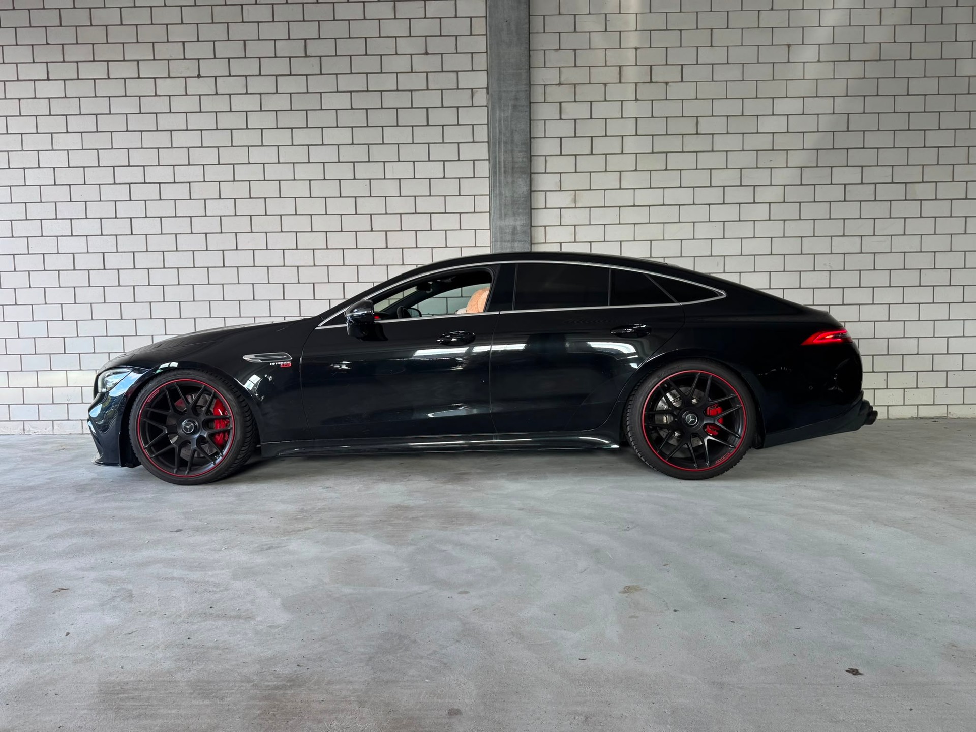 MERCEDES-BENZ AMG GT 4 63 4Matic+ Speedshift MCT Full Carbon + BRABUS 700 PS / 950 NM