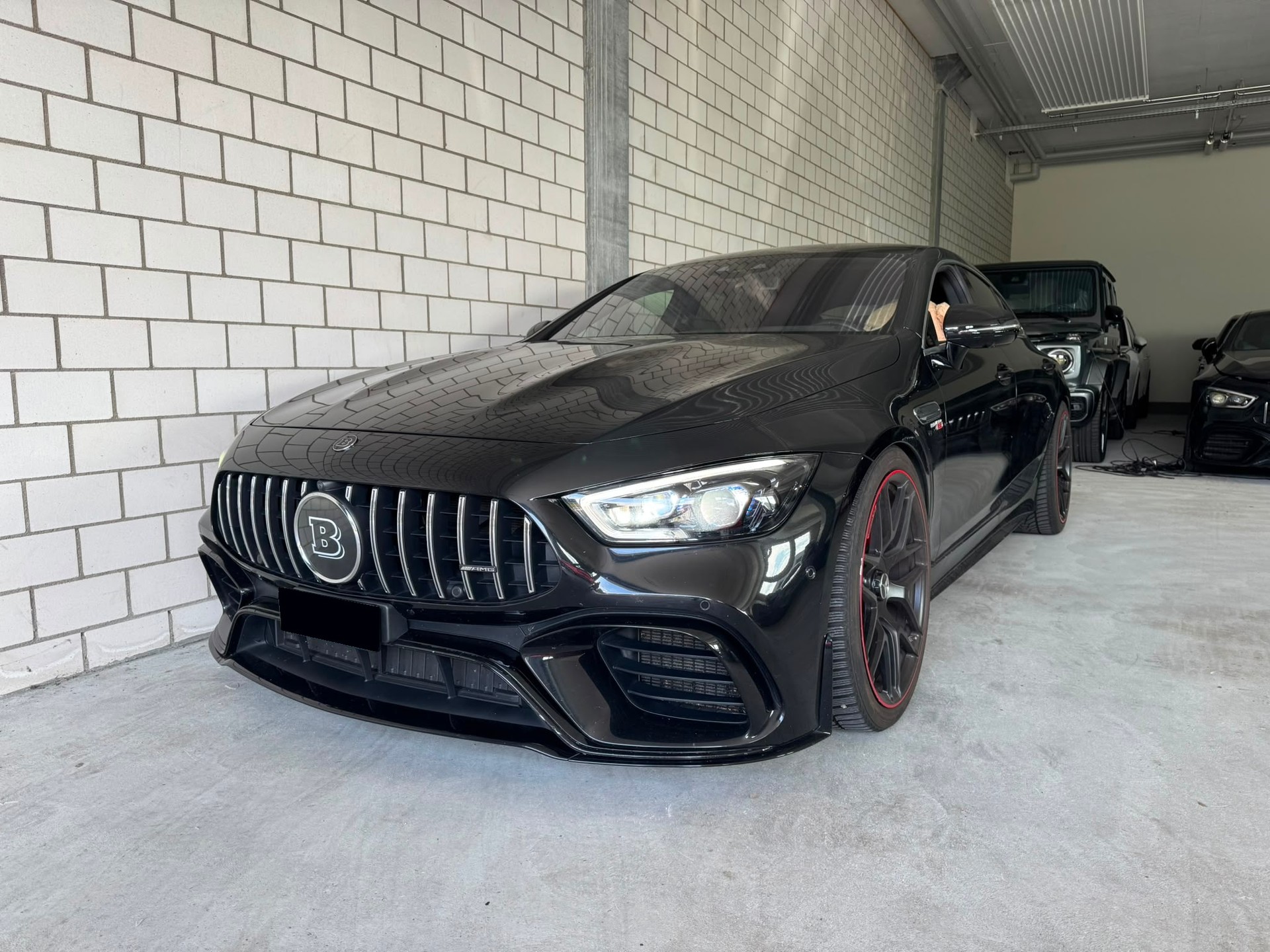 MERCEDES-BENZ AMG GT 4 63 4Matic+ Speedshift MCT Full Carbon + BRABUS 700 PS / 950 NM-showroom-element-1
