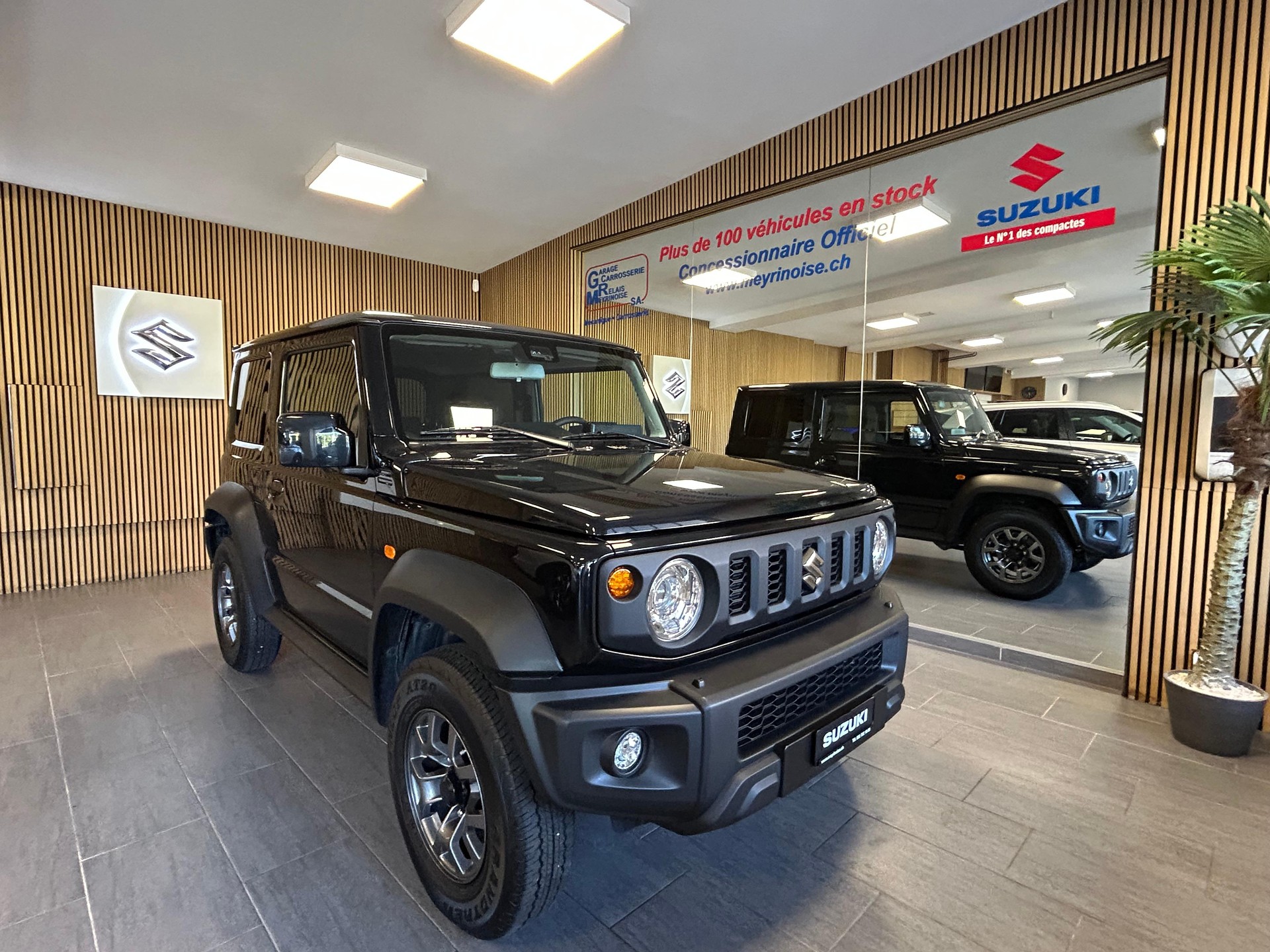 SUZUKI Jimny 1.5 Compact Top Automatique 4 Place/4Platz-showroom-element-1