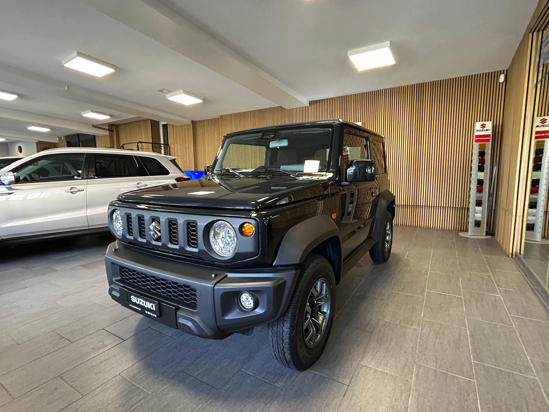 SUZUKI Jimny 1.5 Compact Top Automatique 4 Place/4Platz-showroom-element-3