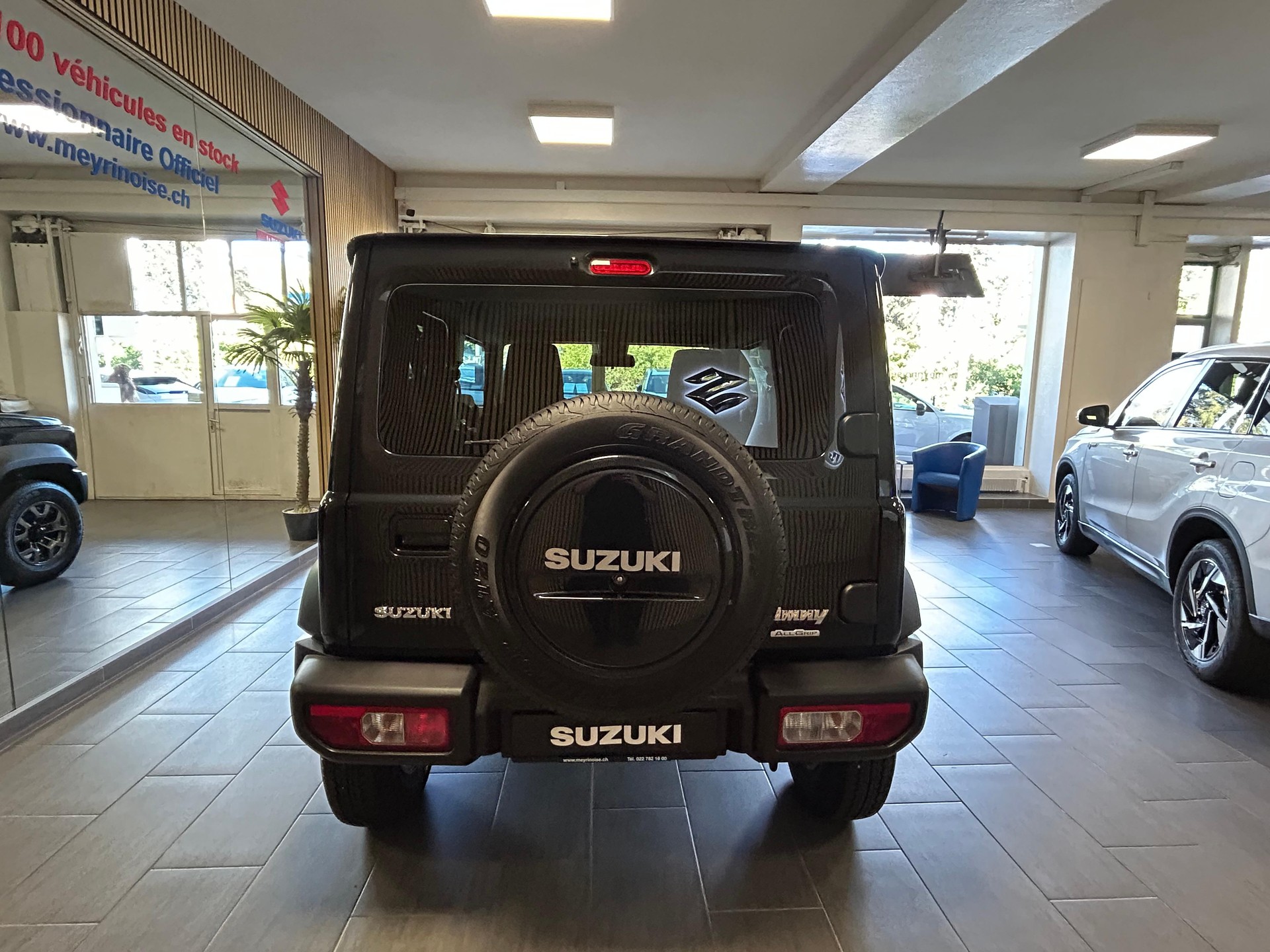 SUZUKI Jimny 1.5 Compact Top Automatique 4 Place/4Platz-image-5