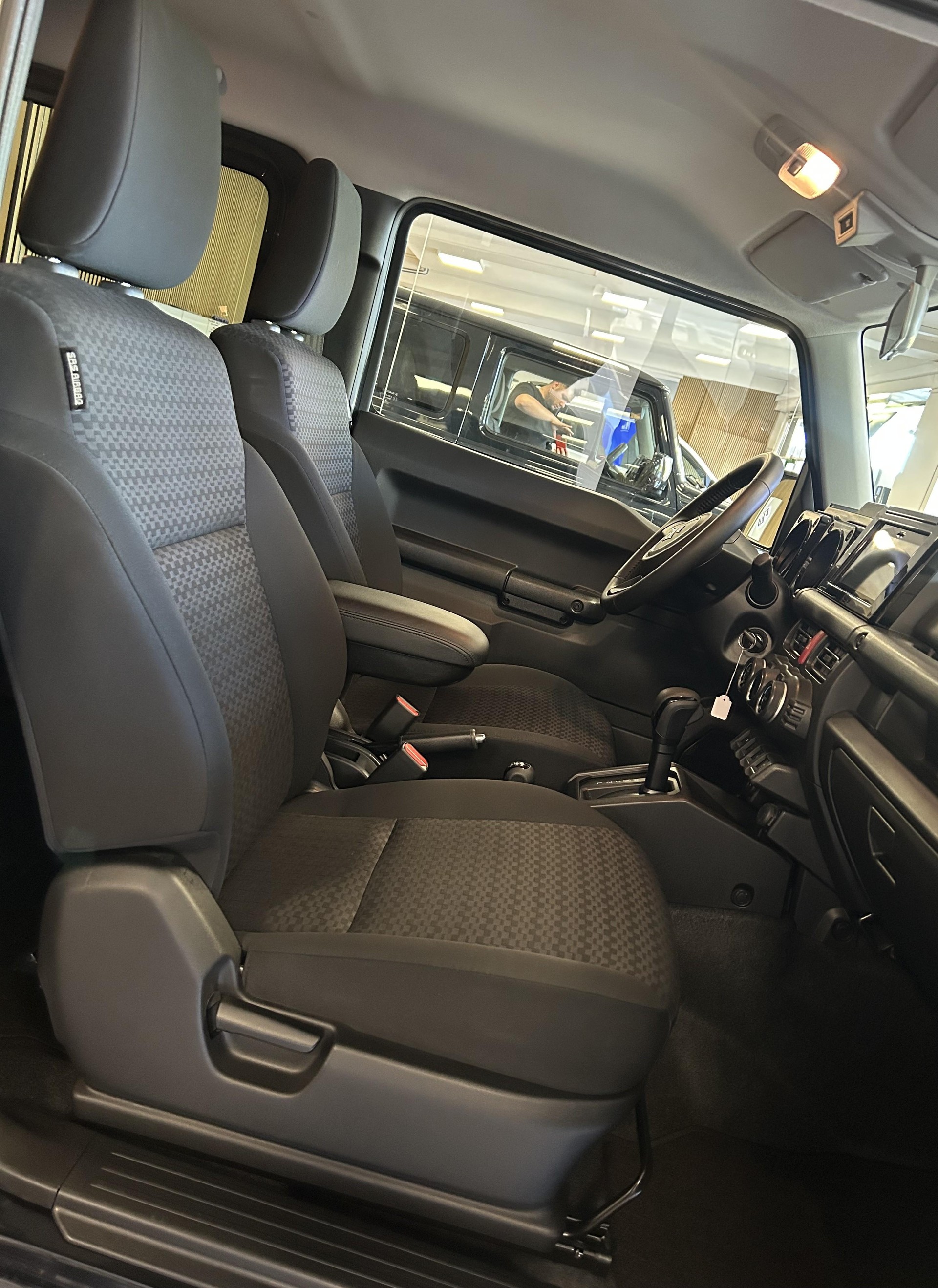 SUZUKI Jimny 1.5 Compact Top Automatique 4 Place/4Platz-image-14