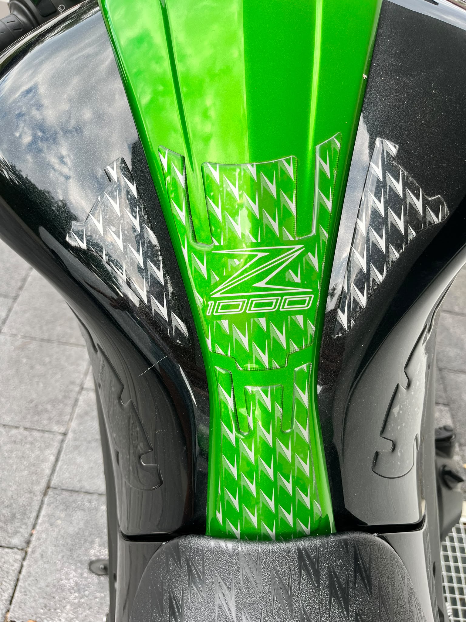 KAWASAKI Z 1000-image-9