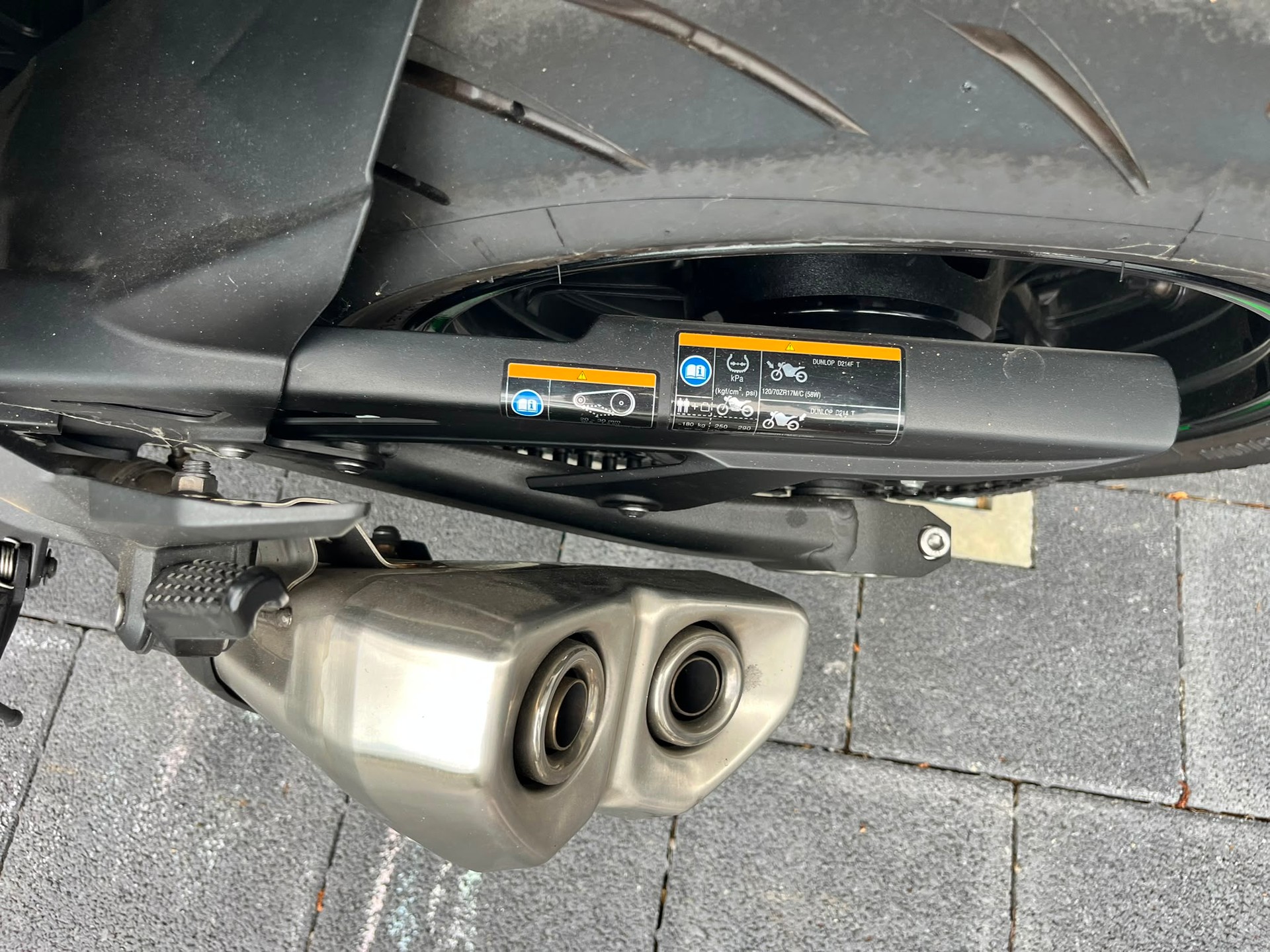 KAWASAKI Z 1000-image-8