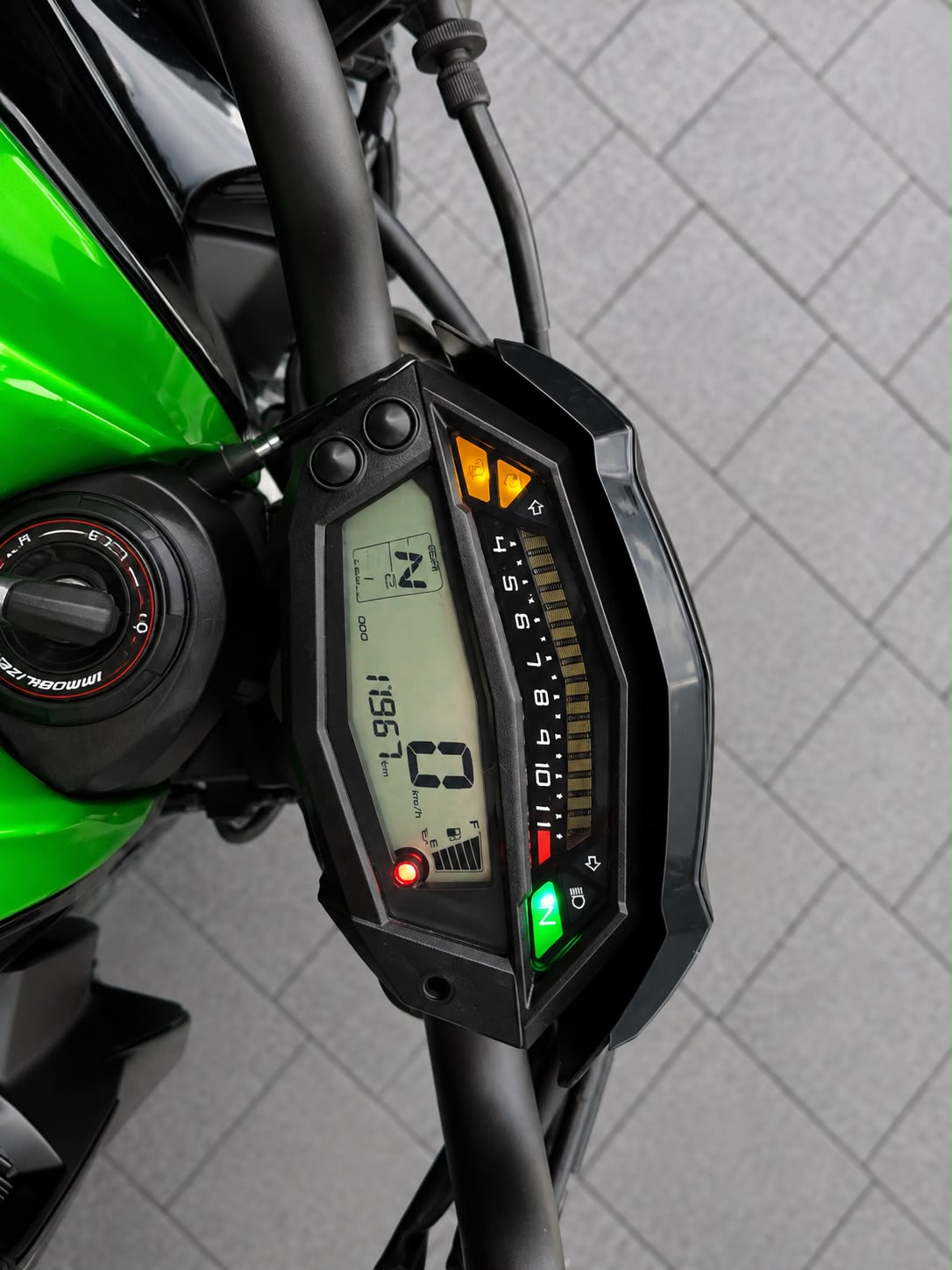 KAWASAKI Z 1000-image-7