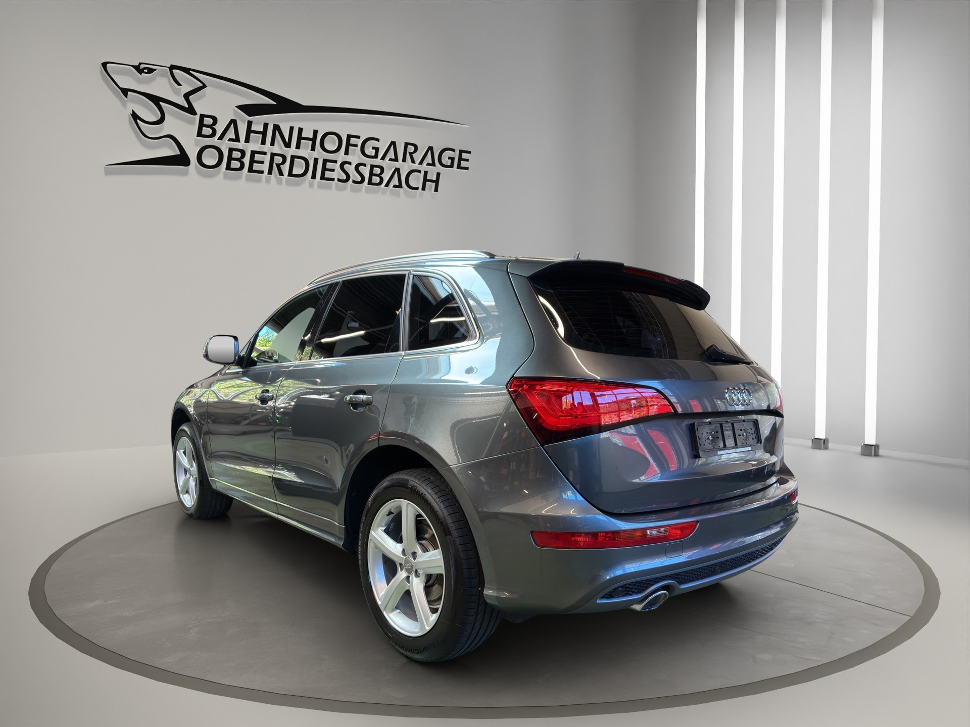 AUDI Q5 2.0 TDI quattro S-tronic-image-5