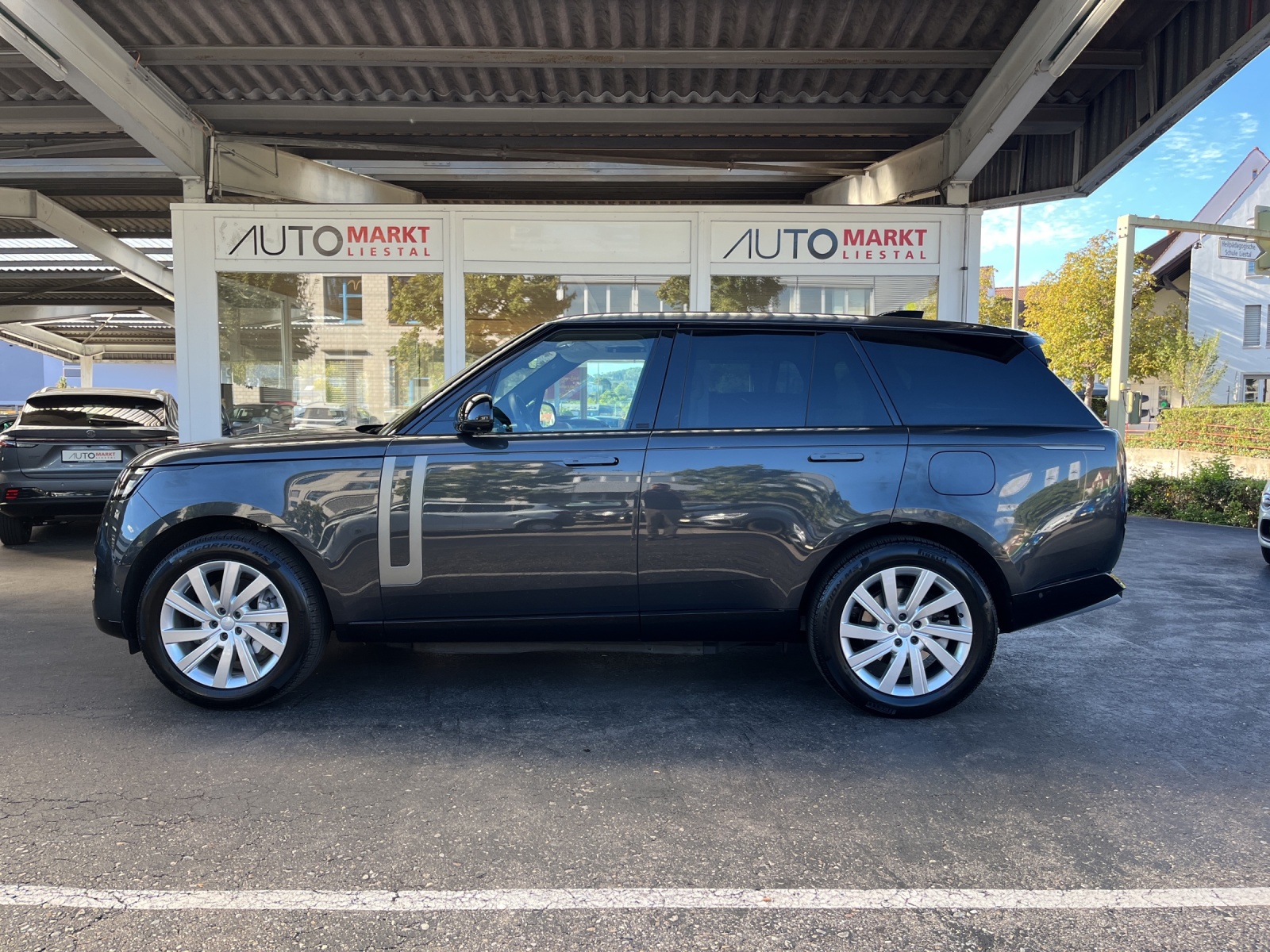 LAND ROVER Range Rover P460e Si6 PHEV SE Automatic-showroom-element-1