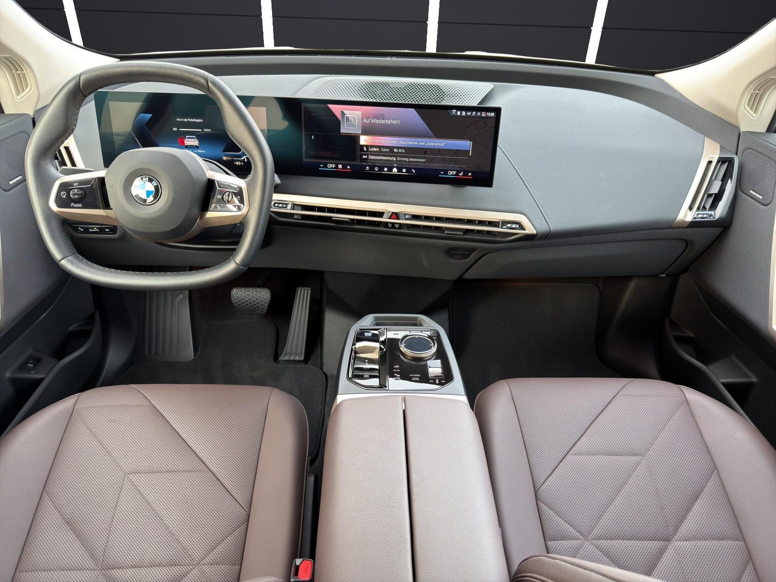 BMW iX I20 xDrive45-image-11