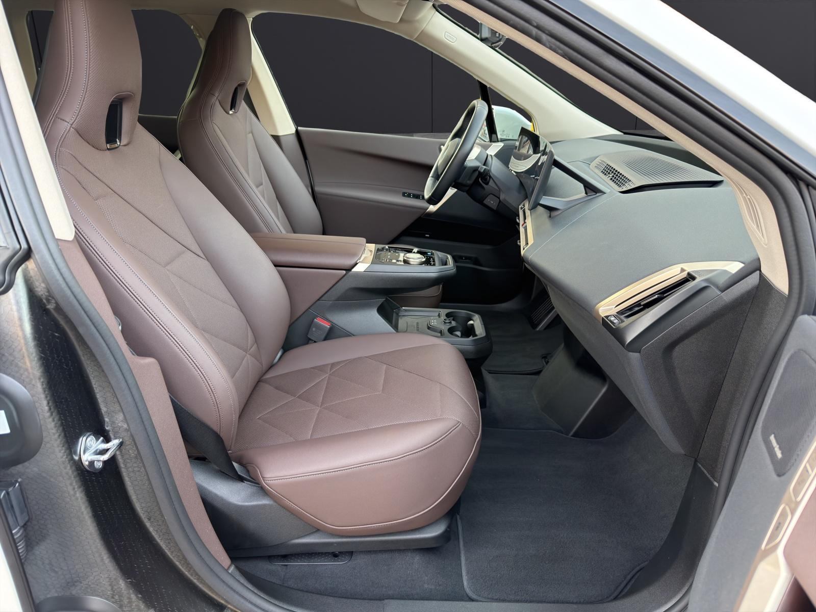 BMW iX I20 xDrive45-image-18