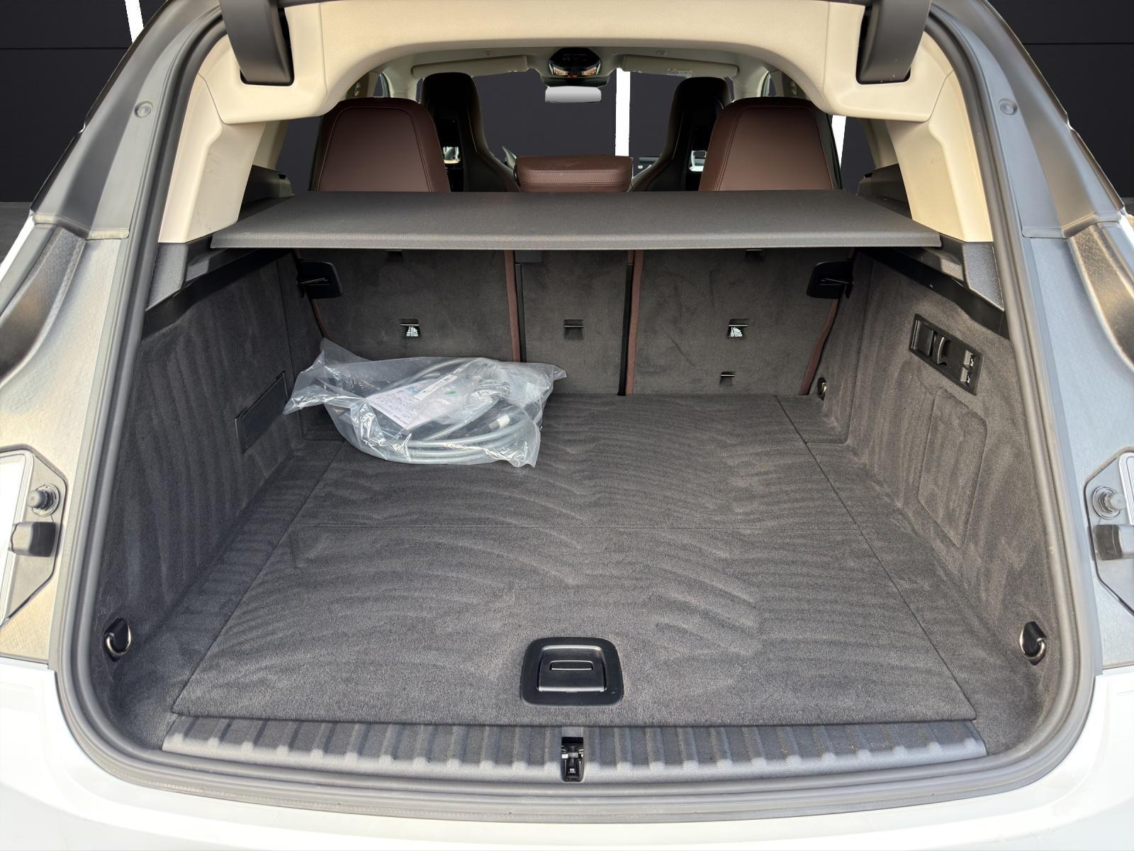 BMW iX I20 xDrive45-image-9