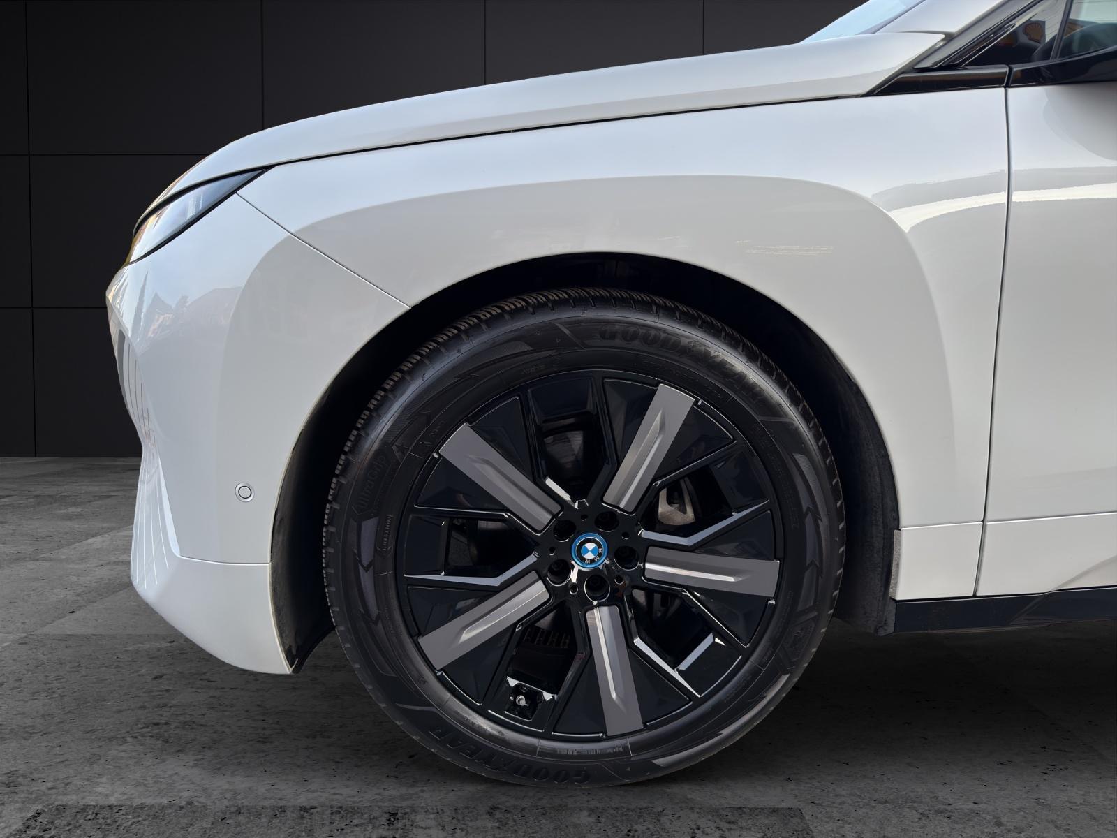 BMW iX I20 xDrive45-image-4