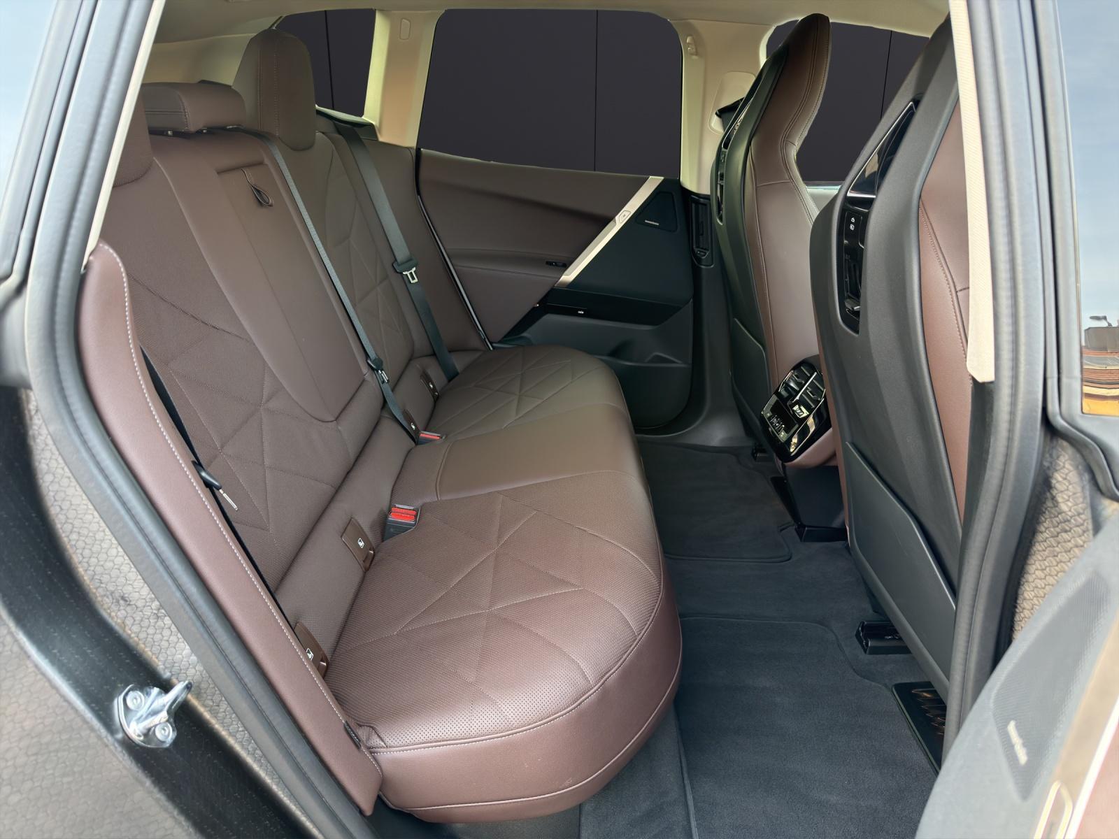 BMW iX I20 xDrive45-image-13