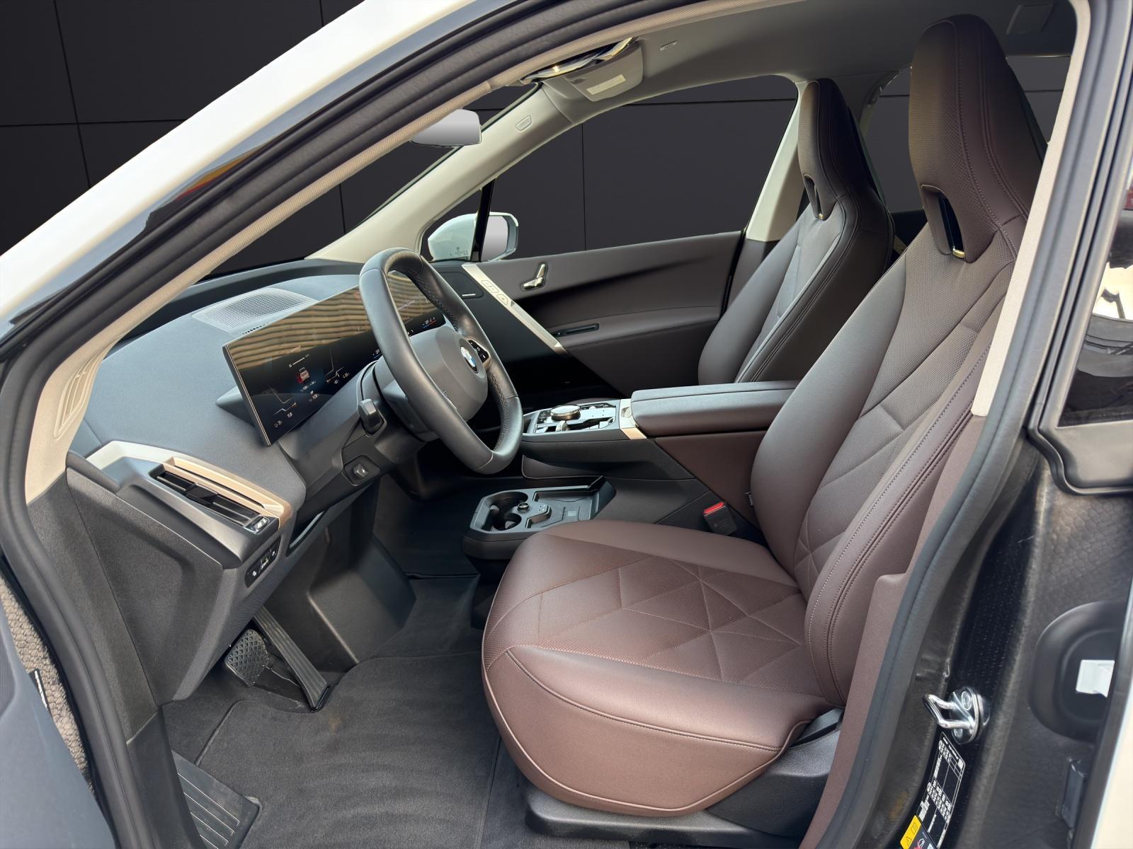 BMW iX I20 xDrive45-showroom-element-1