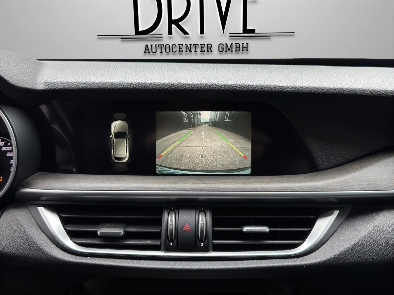ALFA ROMEO Stelvio 2.0 Super Q4 Automatic *Rückfarkamera*Vollleder*Sitz+Lenkradheizung uvm.*-image-13