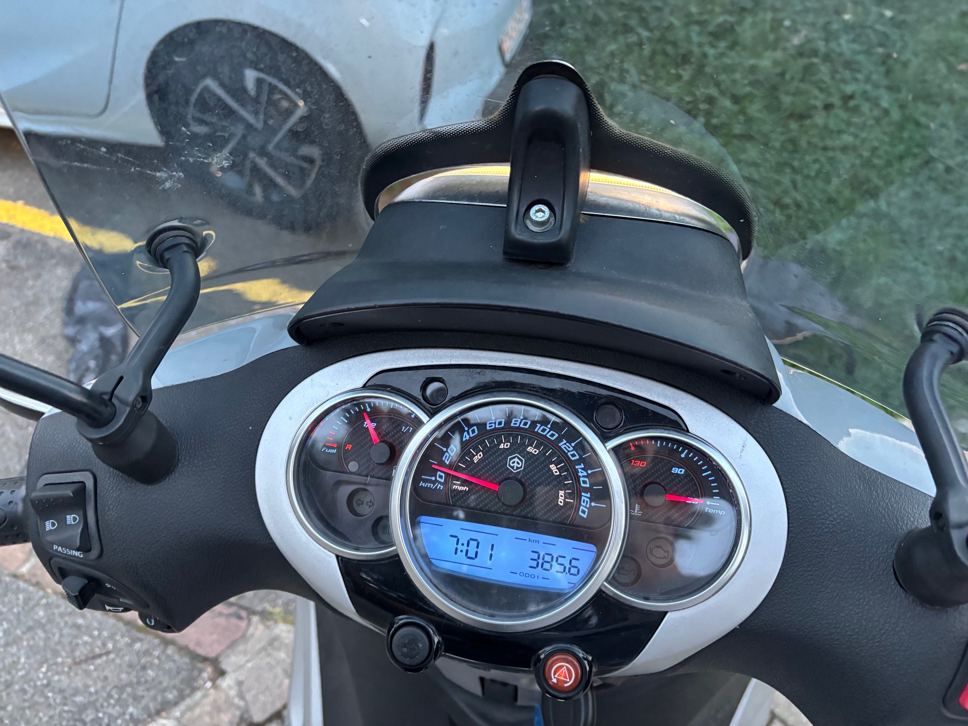 PIAGGIO Beverly 350 i.e. Tourer-image-10