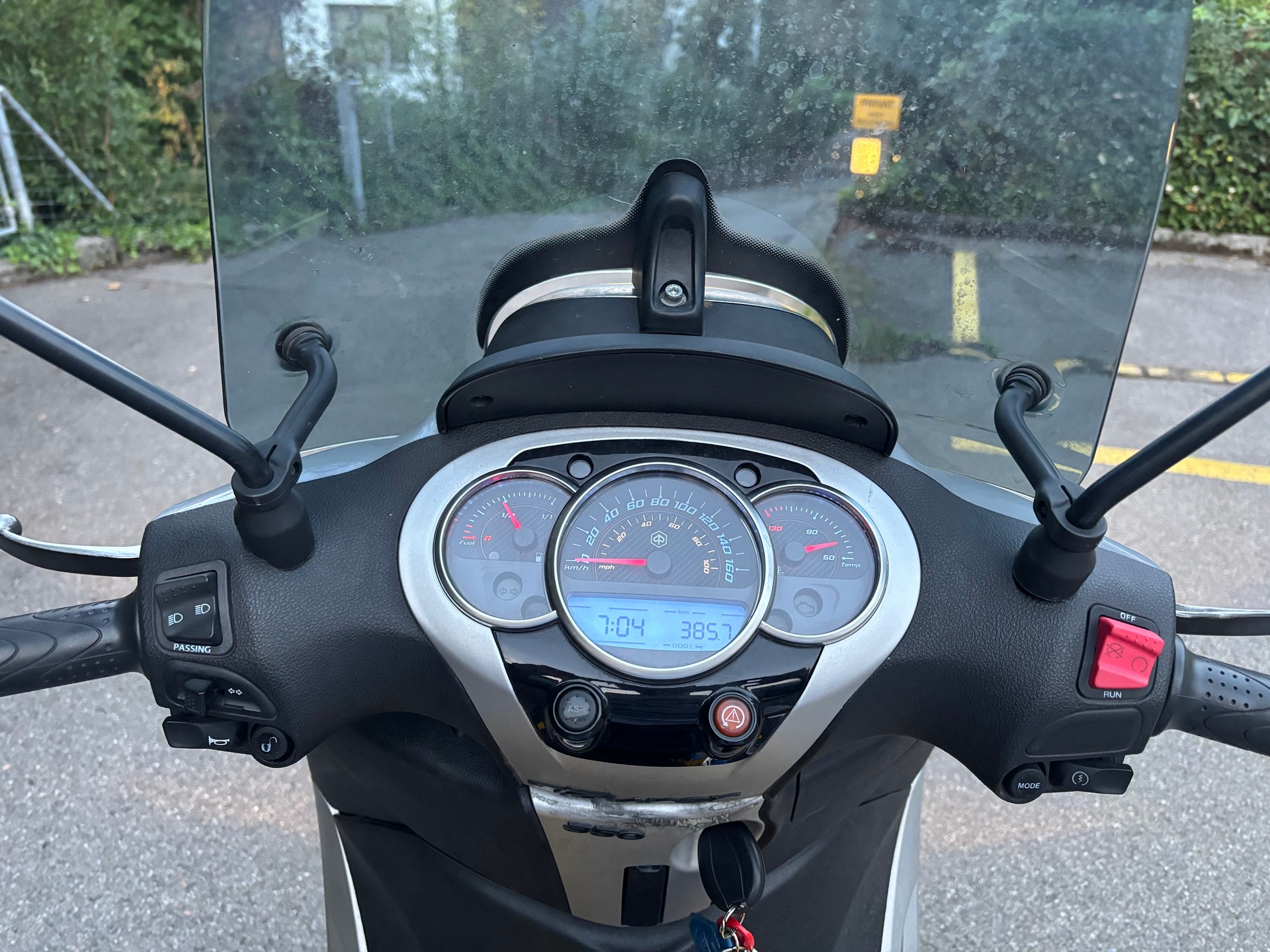 PIAGGIO Beverly 350 i.e. Tourer-image-13