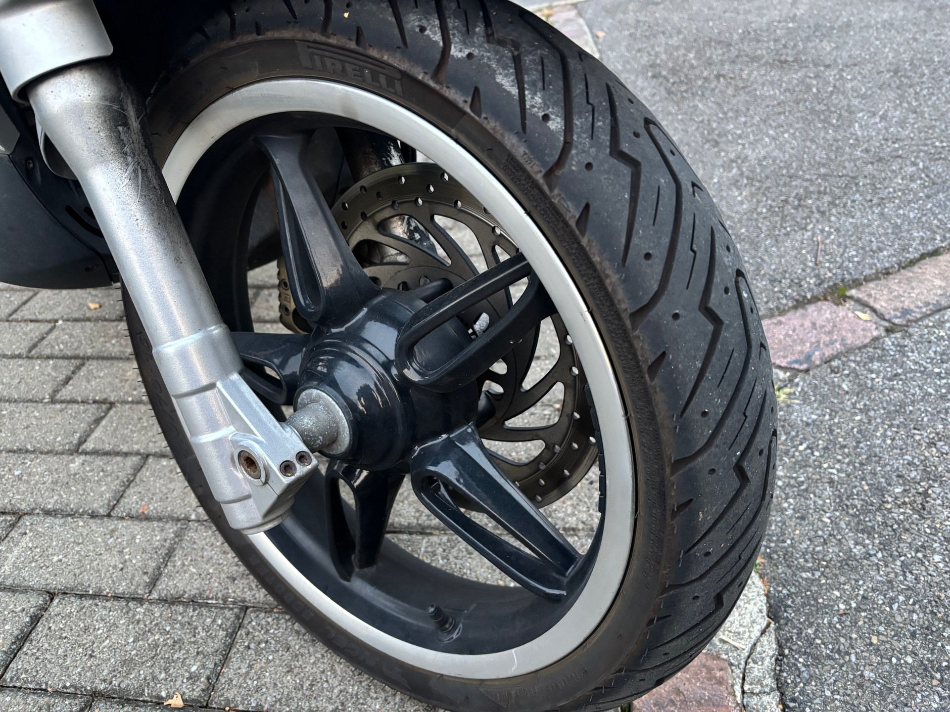 PIAGGIO Beverly 350 i.e. Tourer-image-3