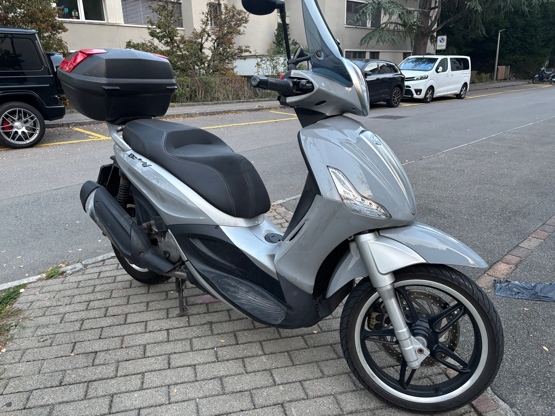 PIAGGIO Beverly 350 i.e. Tourer-image-9