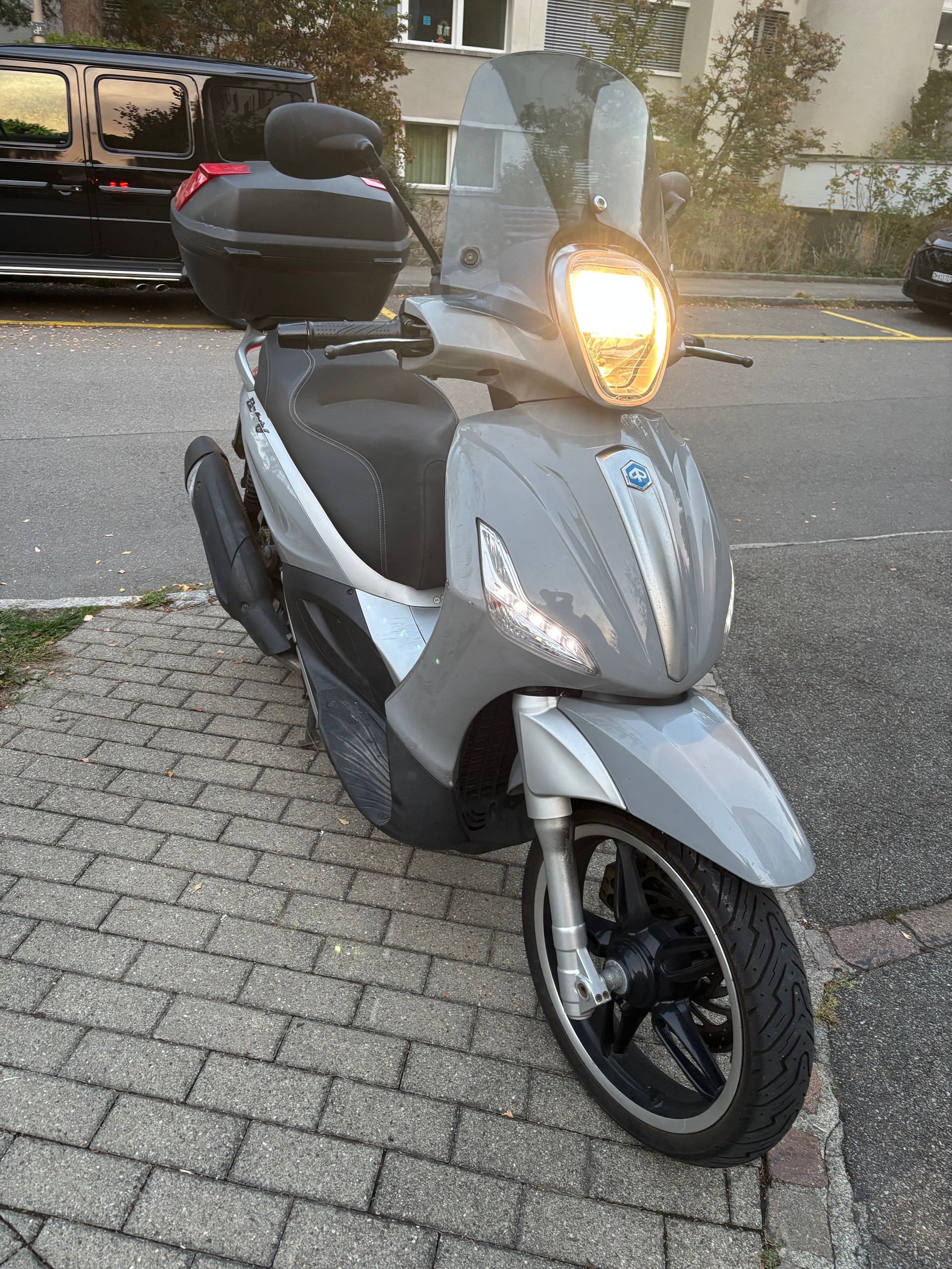 PIAGGIO Beverly 350 i.e. Tourer-image-11