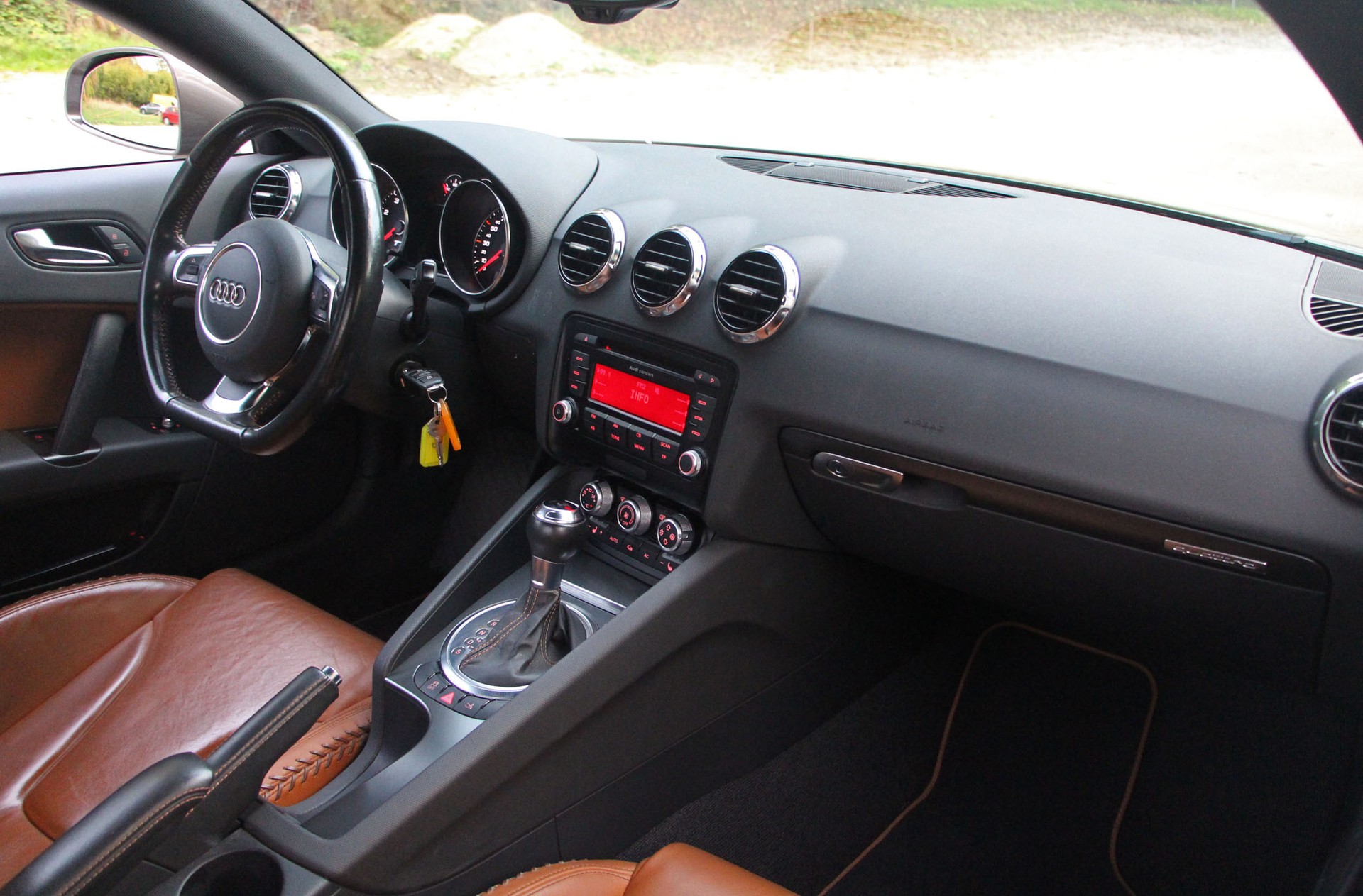 AUDI TT Coupé 2.0 TFSI quattro S-tronic-image-8