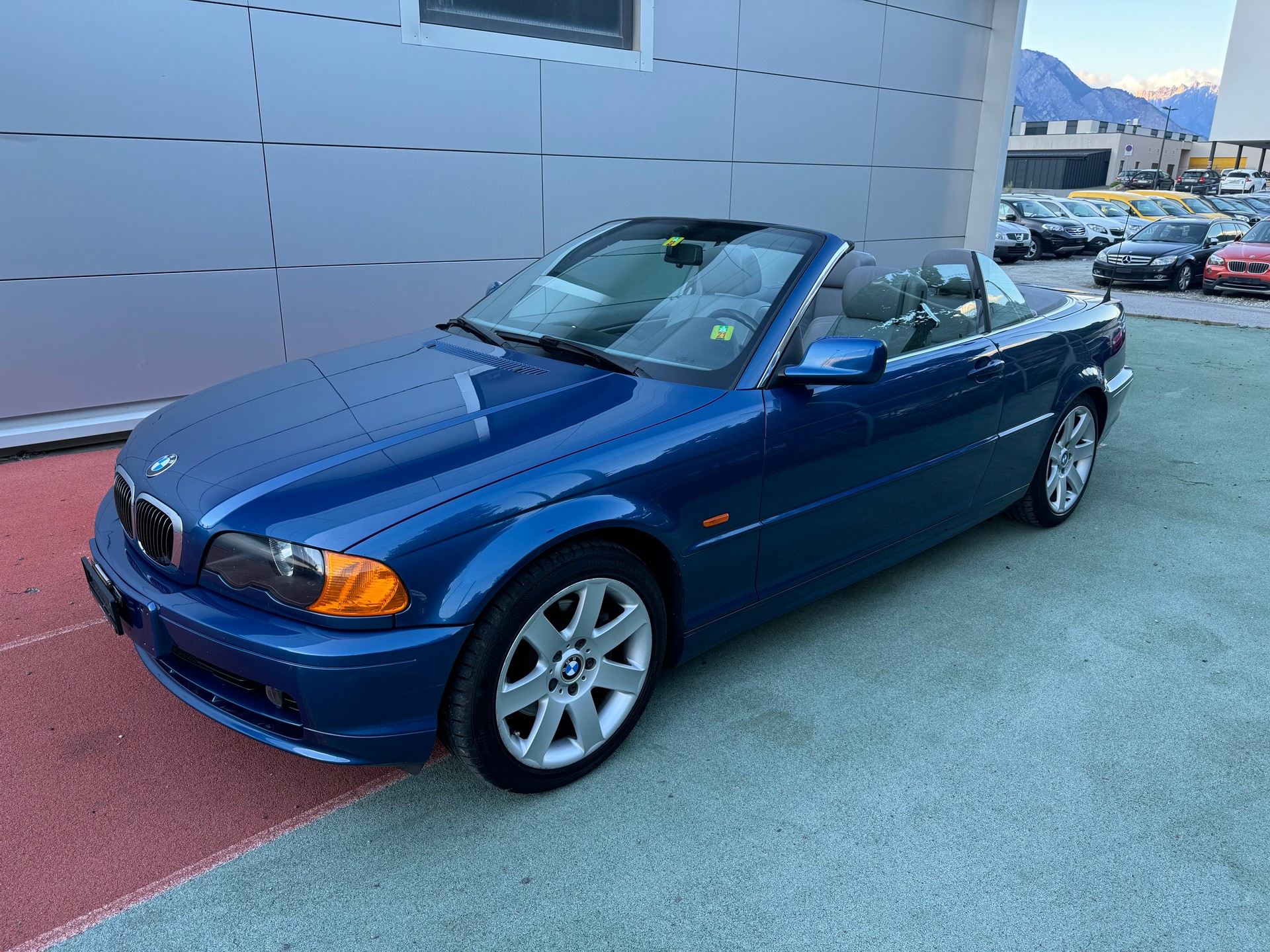 BMW 323Ci Cabriolet-image-1