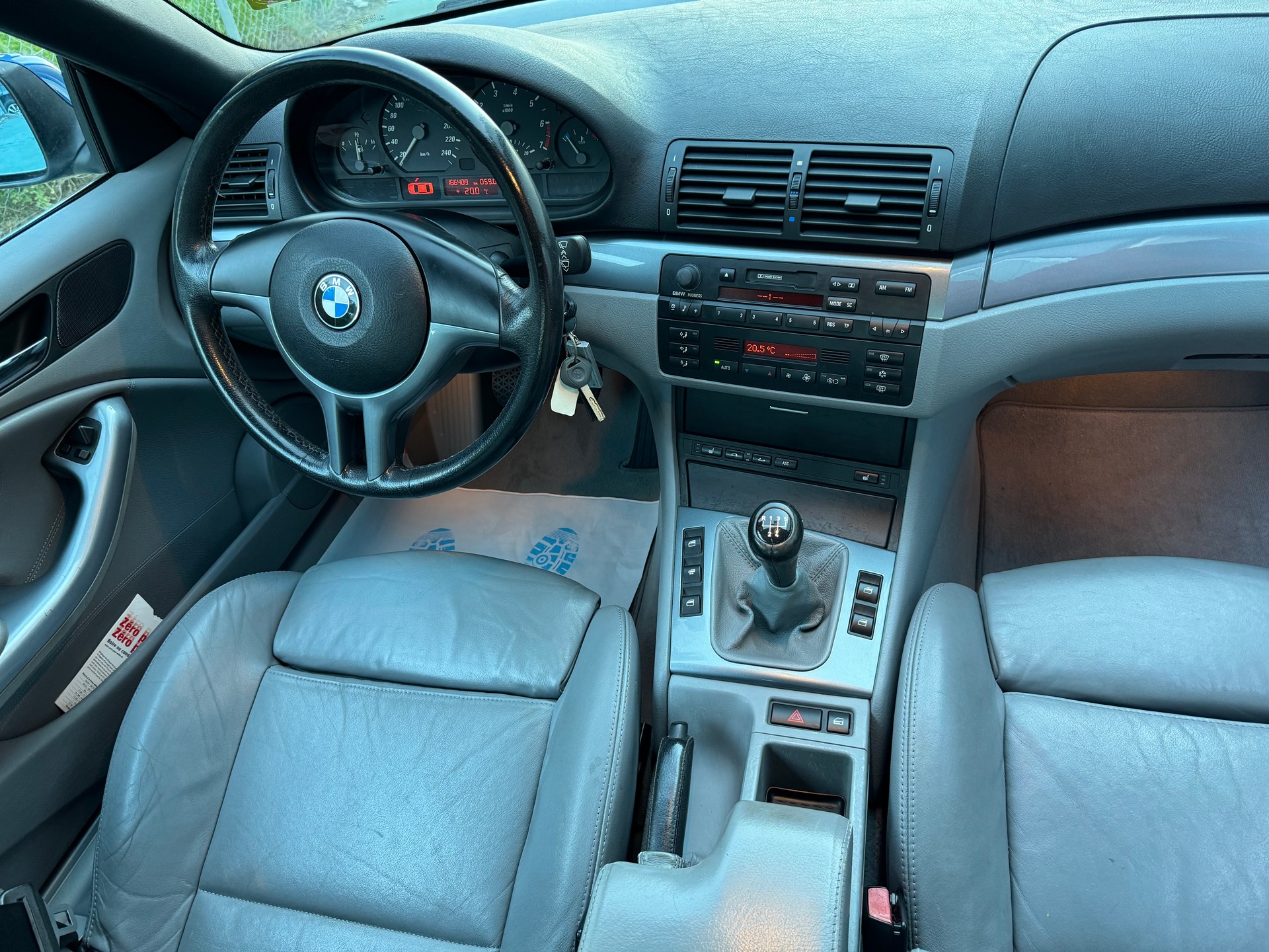 BMW 323Ci Cabriolet-image-7