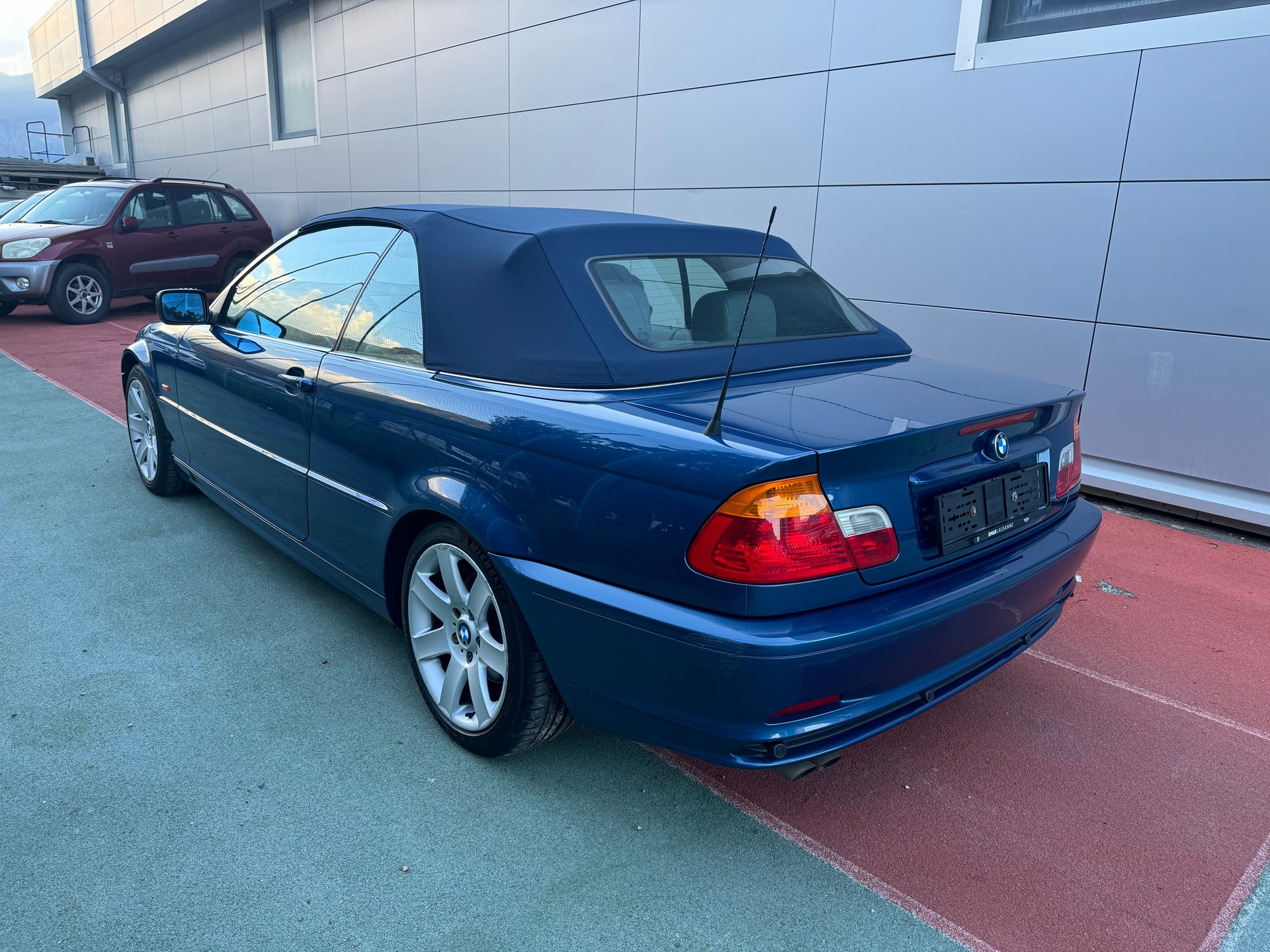 BMW 323Ci Cabriolet-image-3