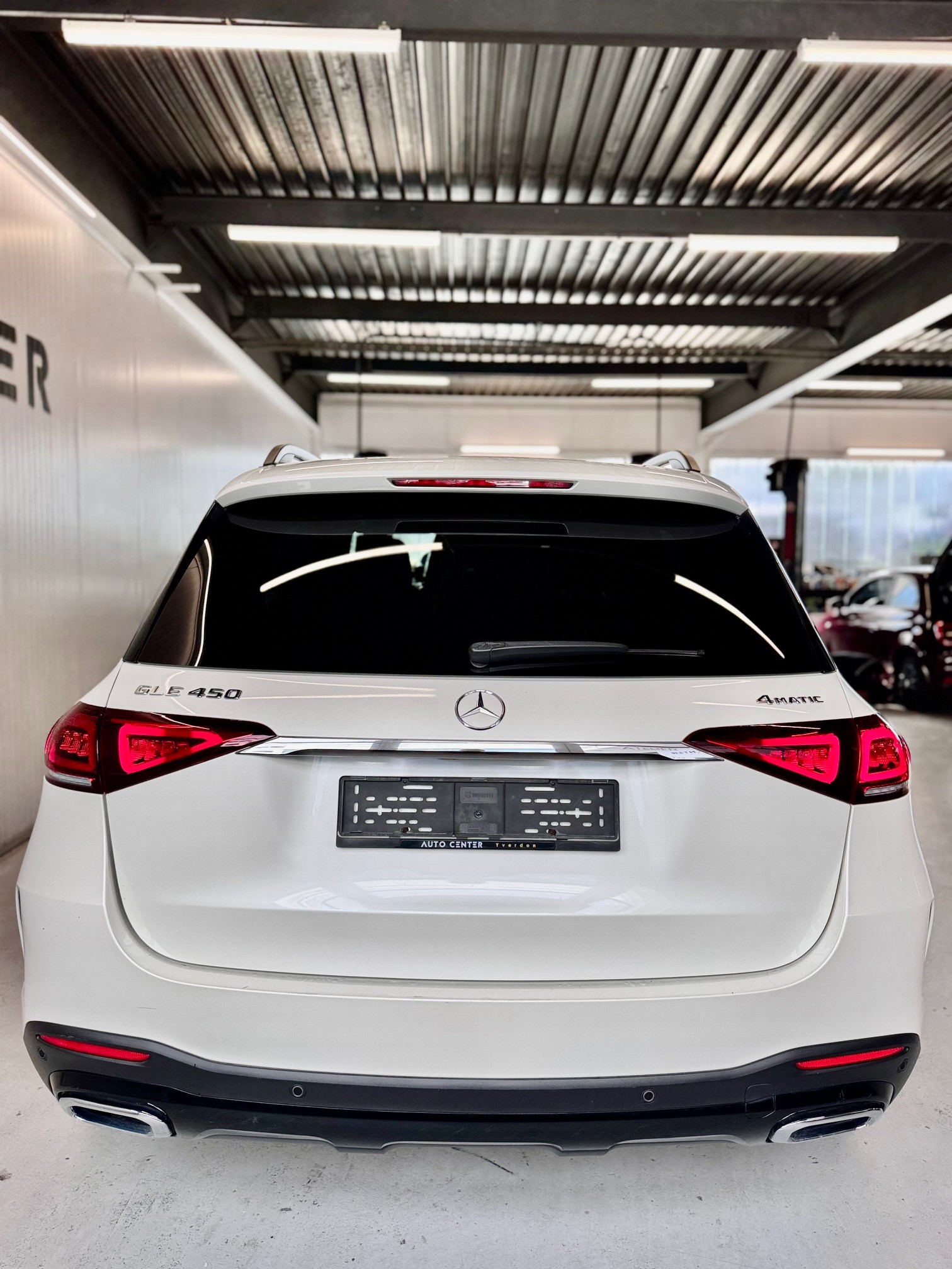 MERCEDES-BENZ GLE 450 4Matic AMG Line 9G-Tronic-showroom-element-3