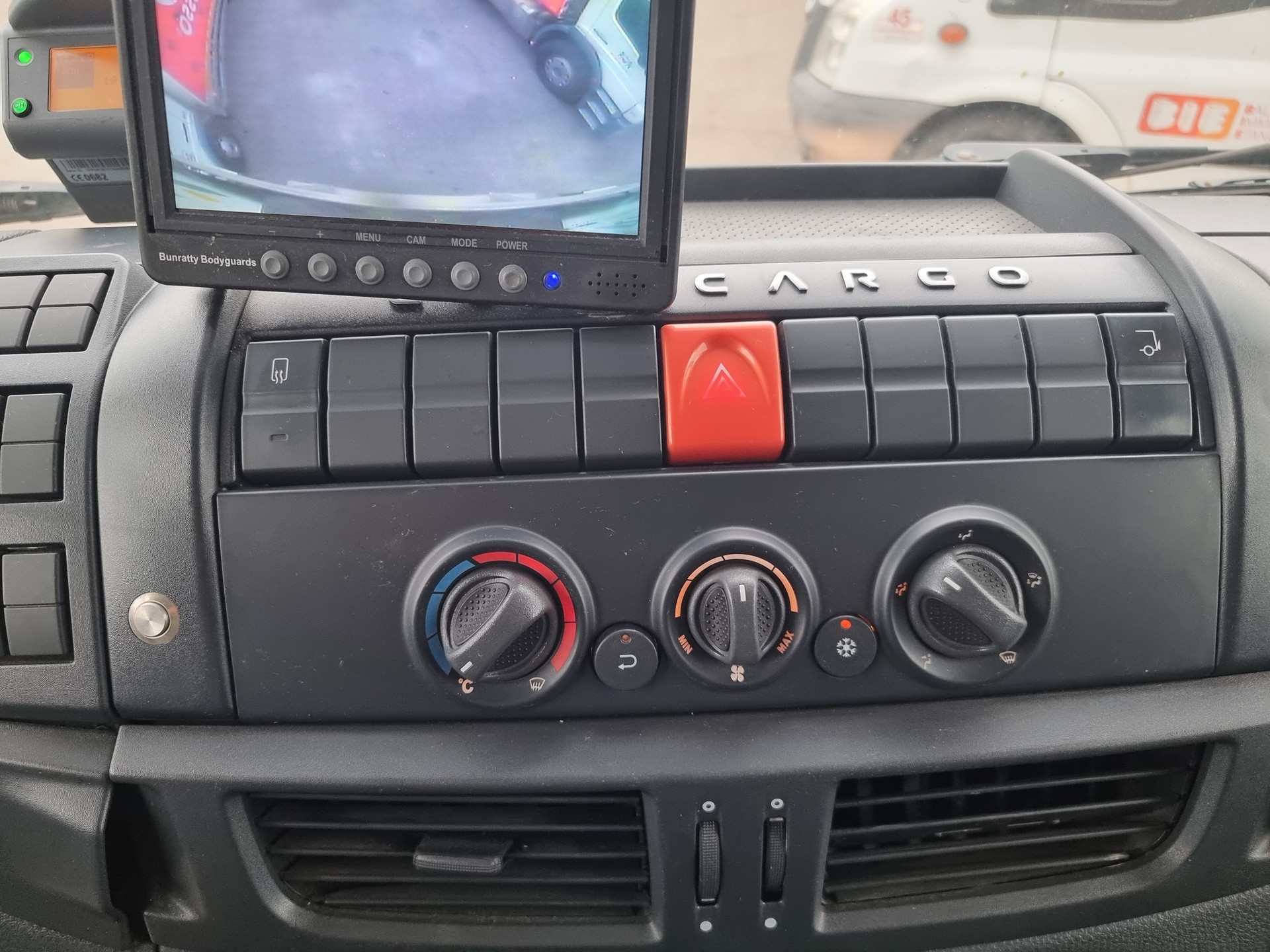 IVECO Eurocargo 110 EL19-image-13