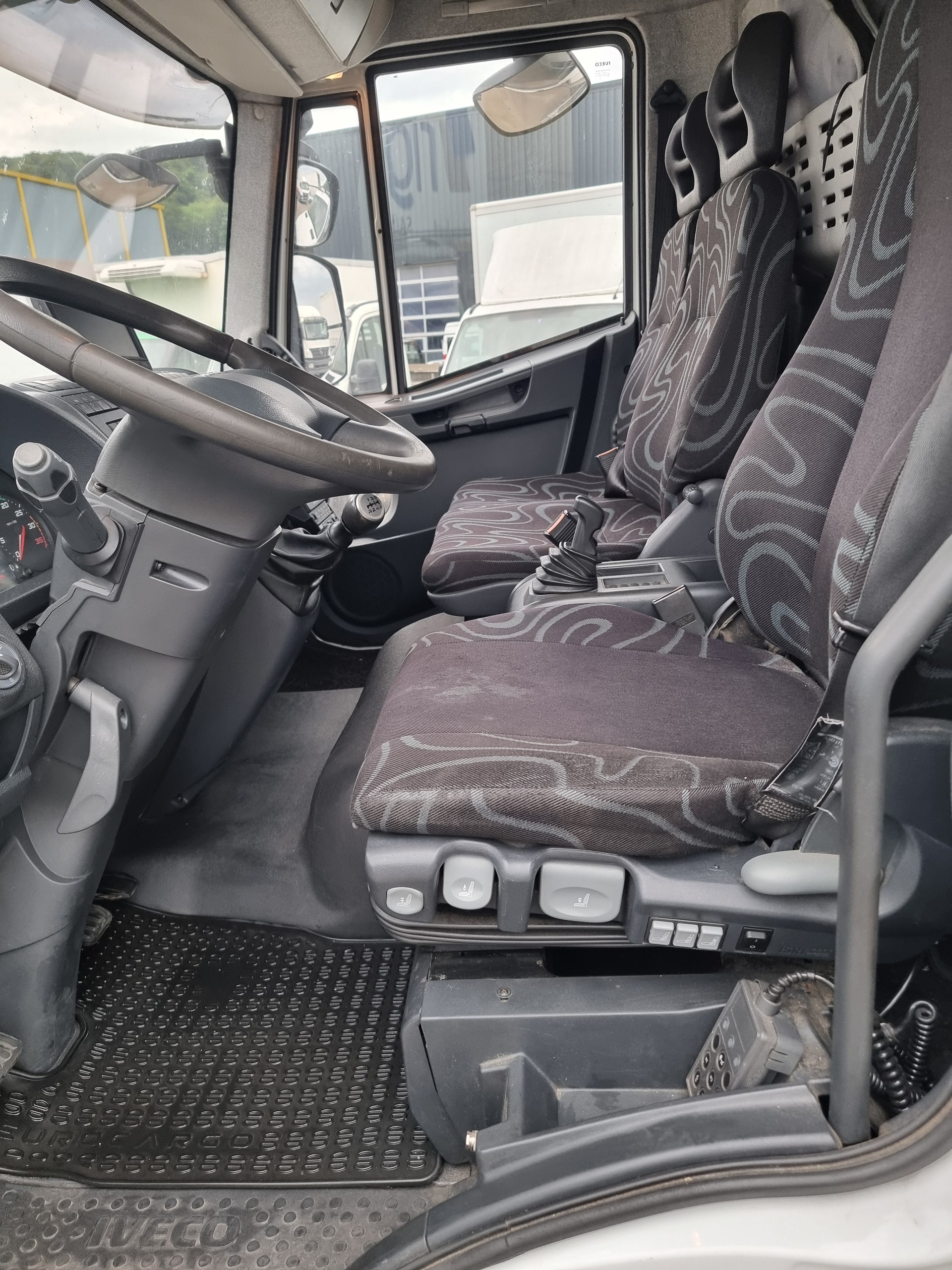 IVECO Eurocargo 110 EL19-image-11
