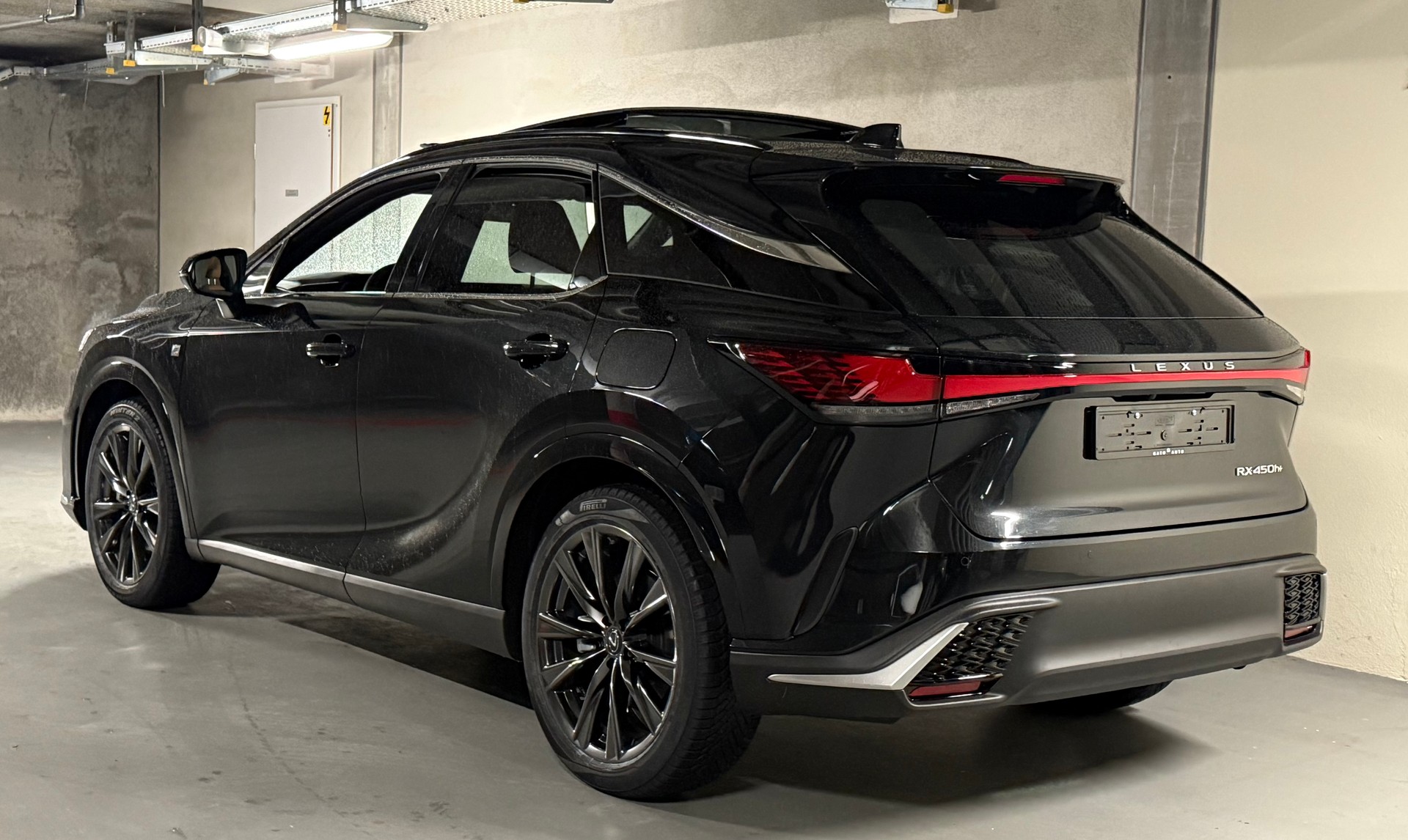LEXUS RX 450h+ F Line AWD CVT-showroom-element-3